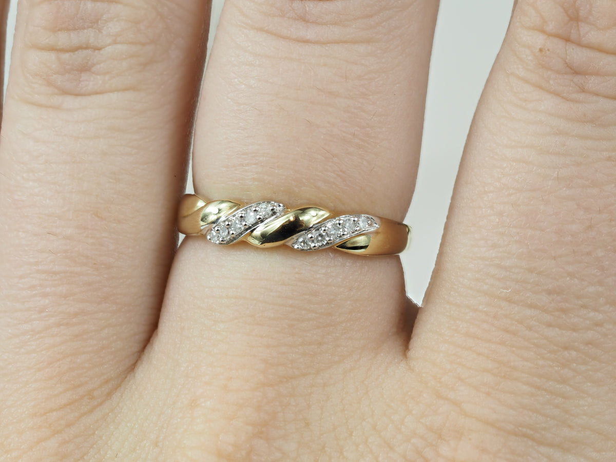 9ct Yellow Gold Diamond Ring