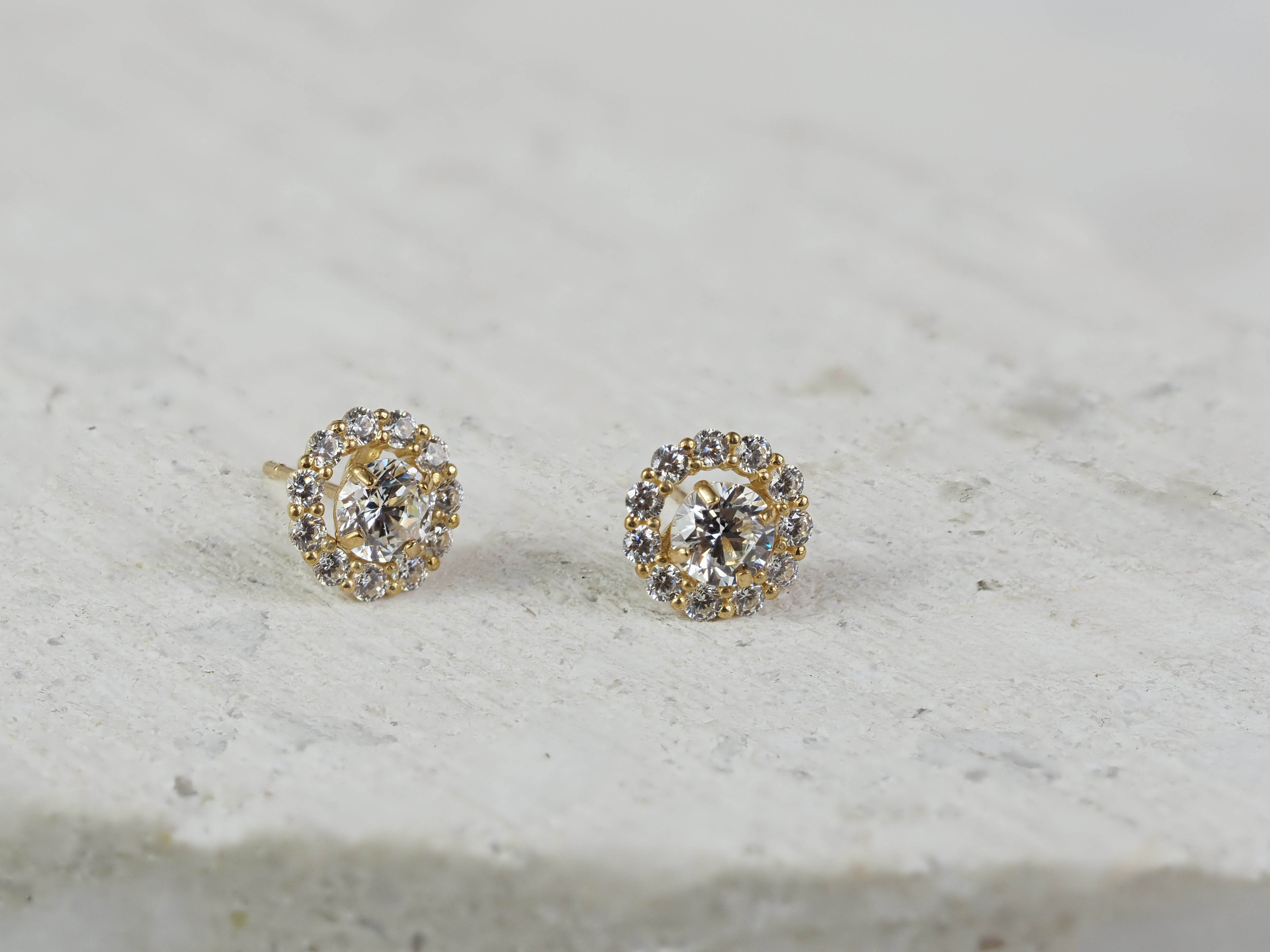 9ct Yellow Gold Cubic Zirconia Stud Earrings