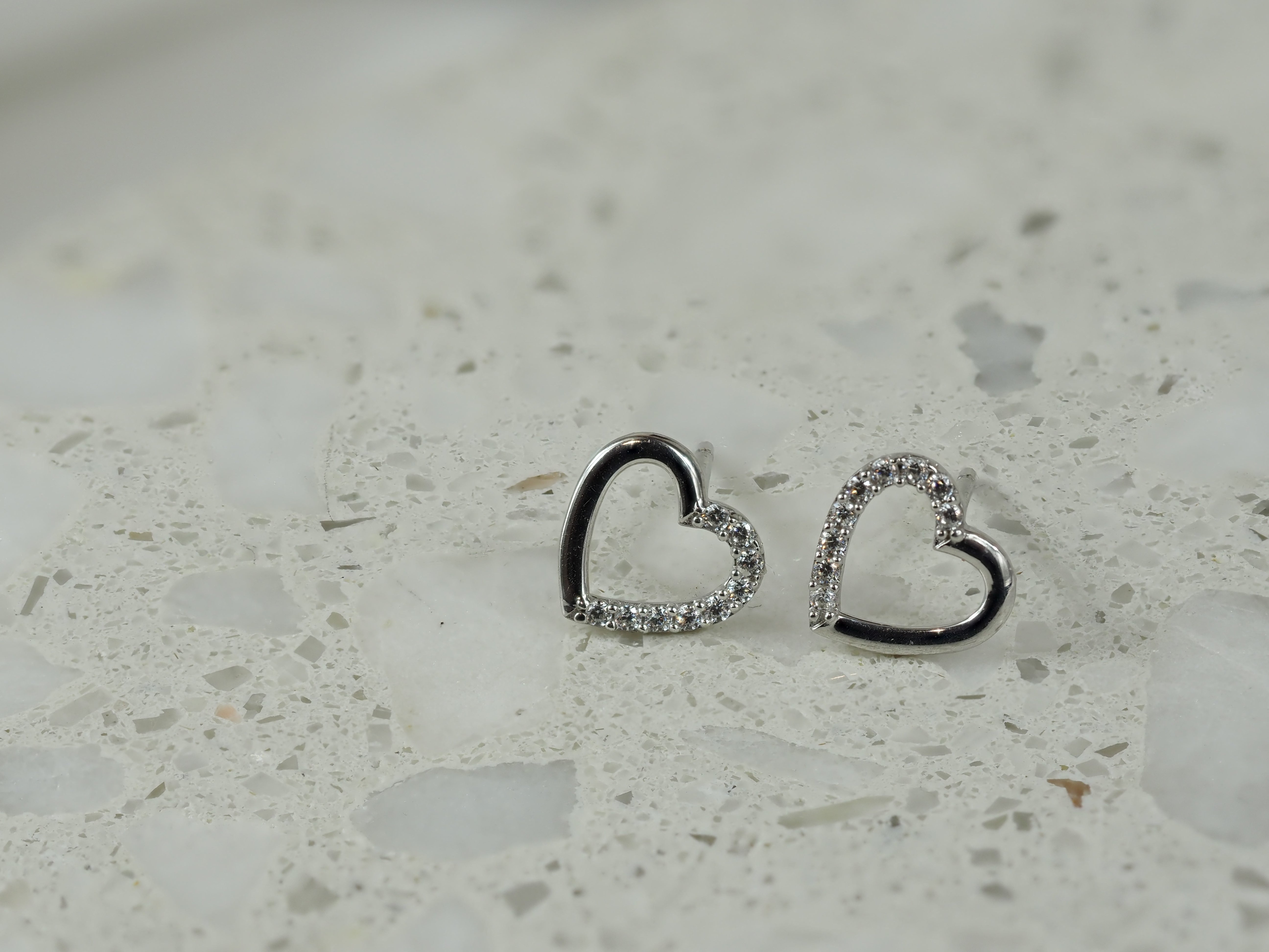 9ct White Gold Heart Stud Earrings