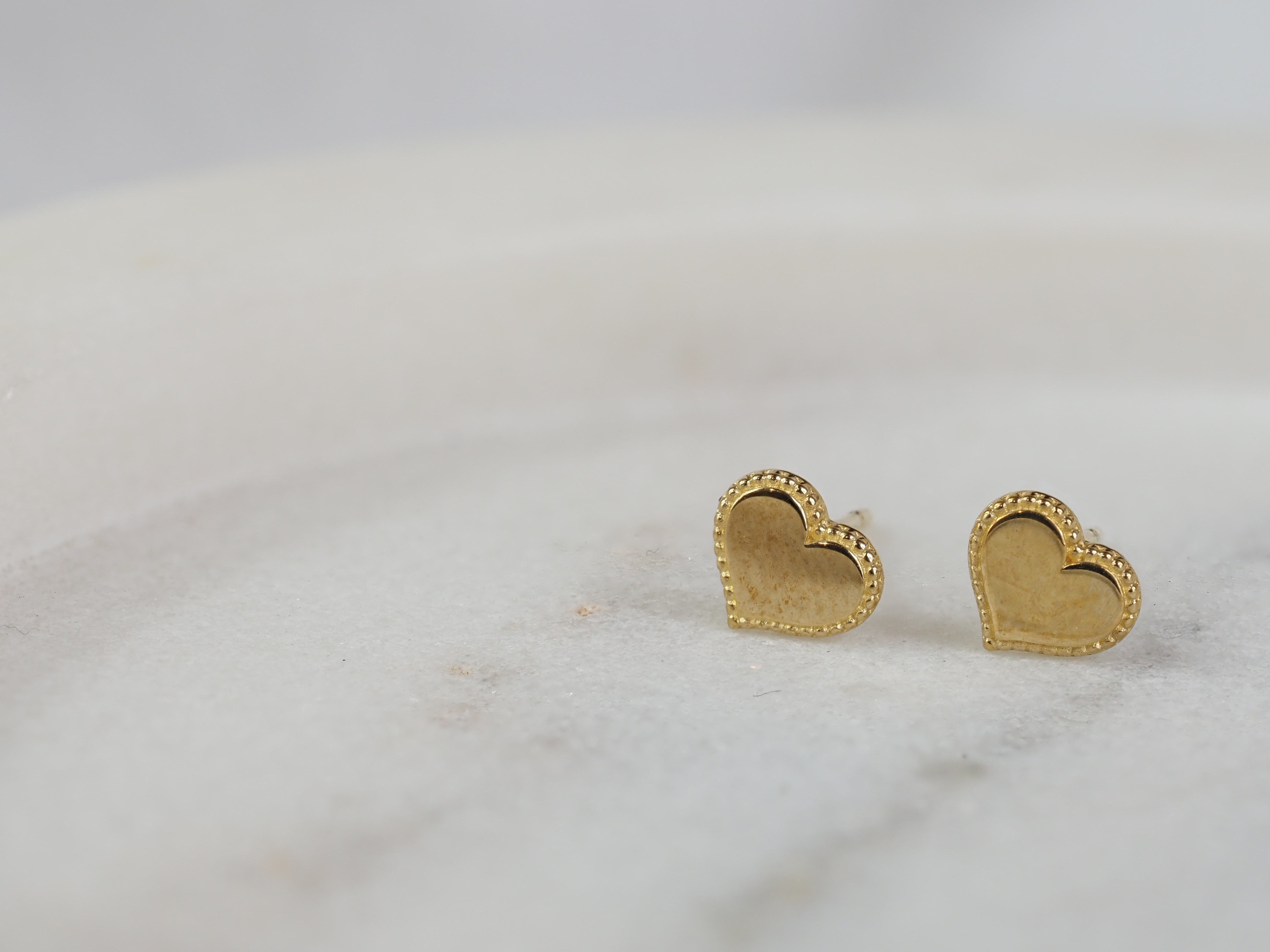 9ct Yellow Gold Heart Stud Earrings