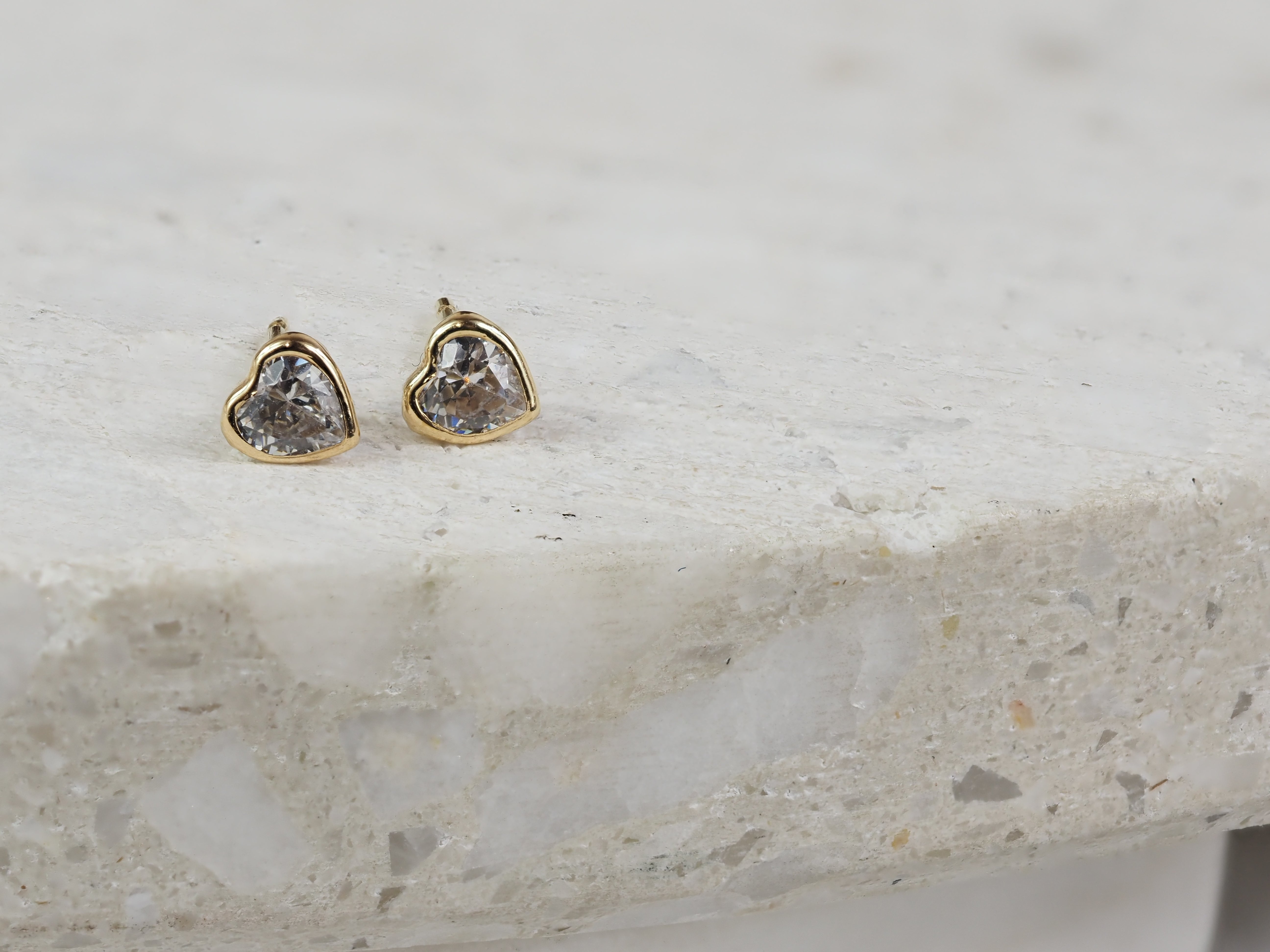 9ct Yellow Gold Cubic Zirconia Heart Stud Earrings