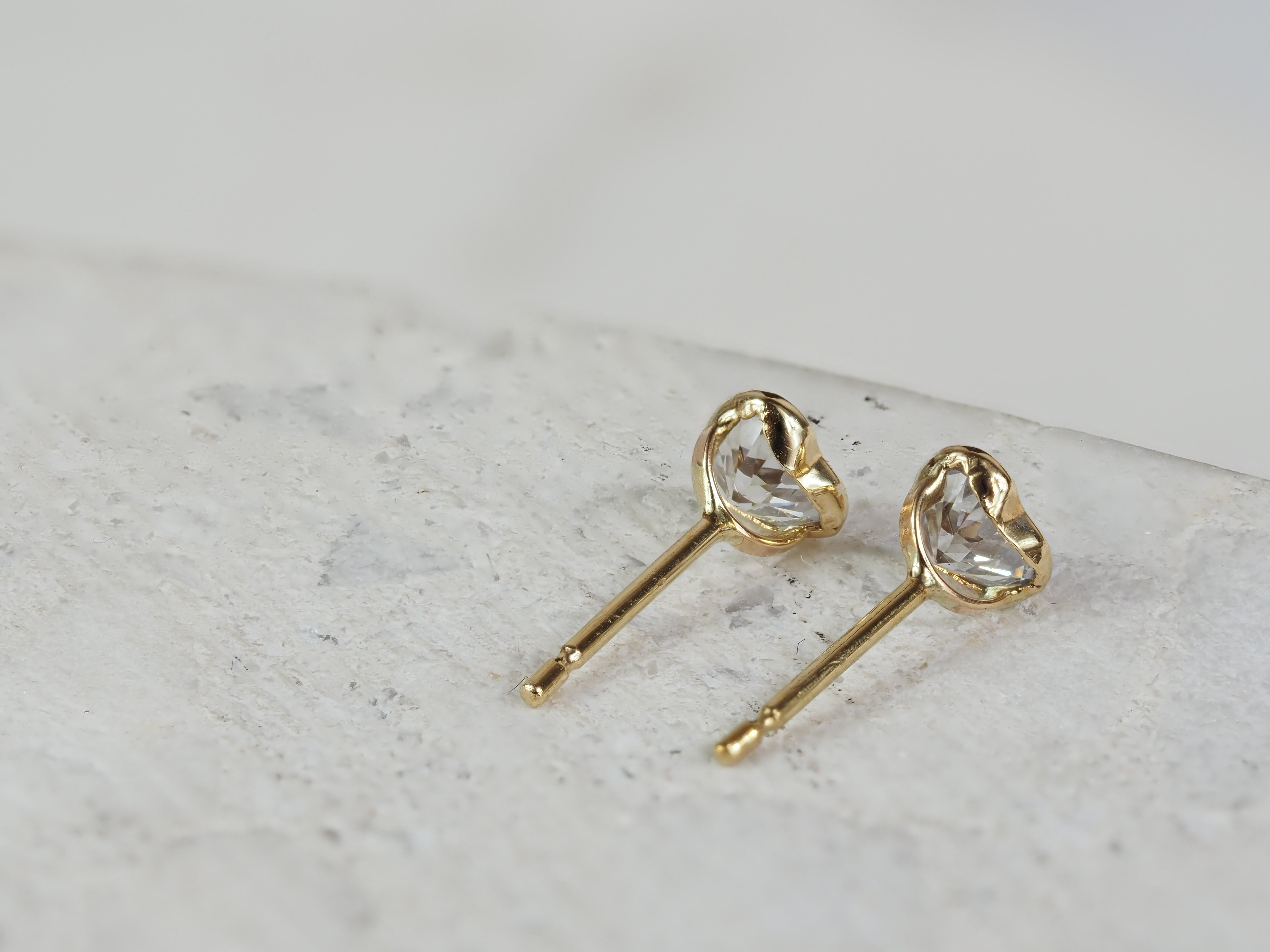 9ct Yellow Gold Cubic Zirconia Heart Stud Earrings