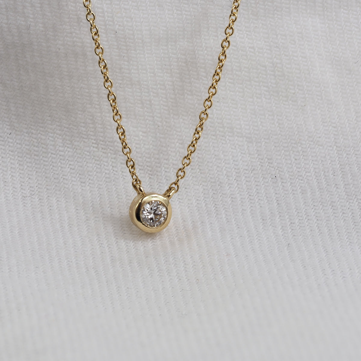9ct Yellow Gold Anchor Diamond Necklet