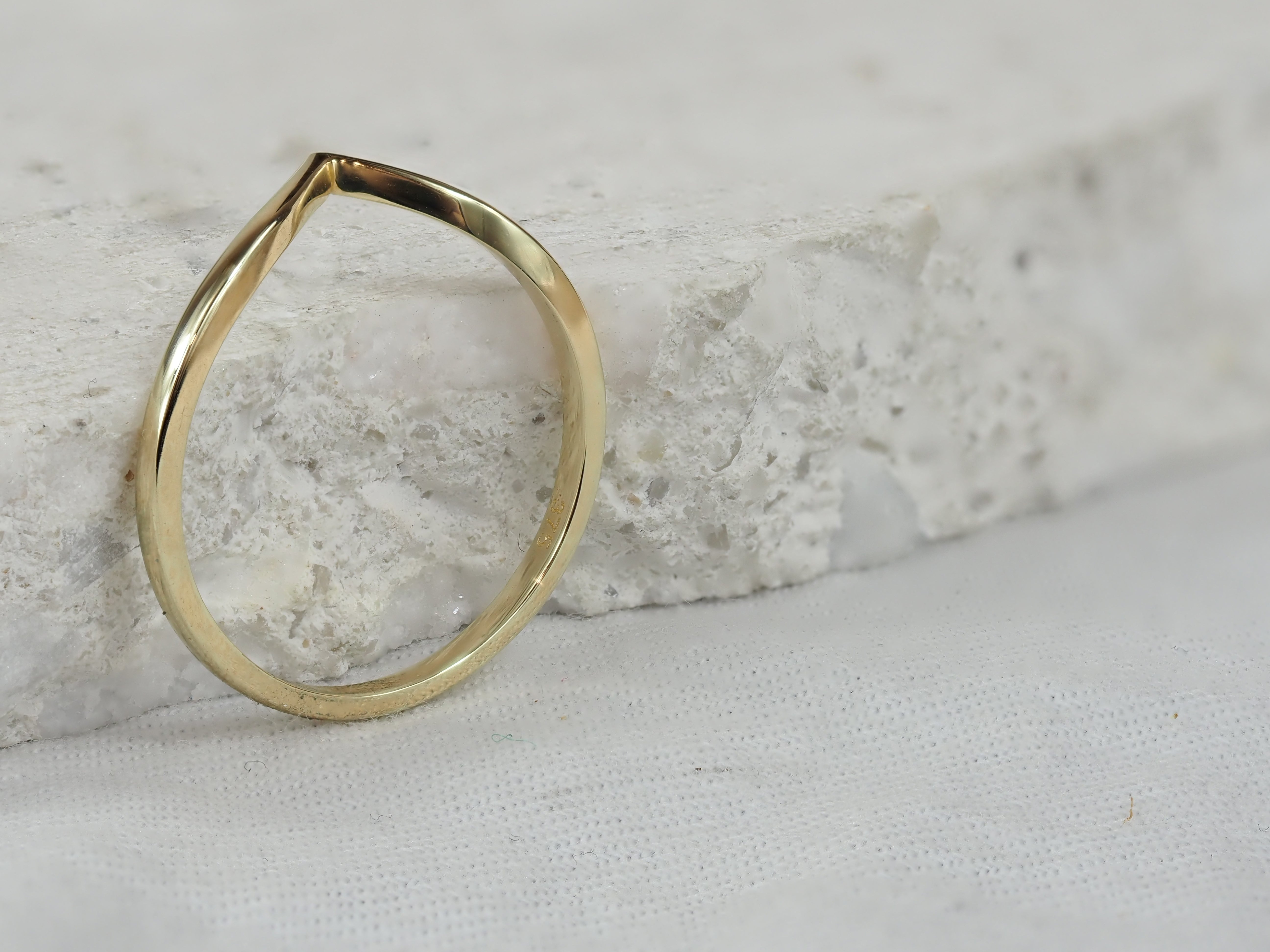 9ct Yellow Gold Wish Ring