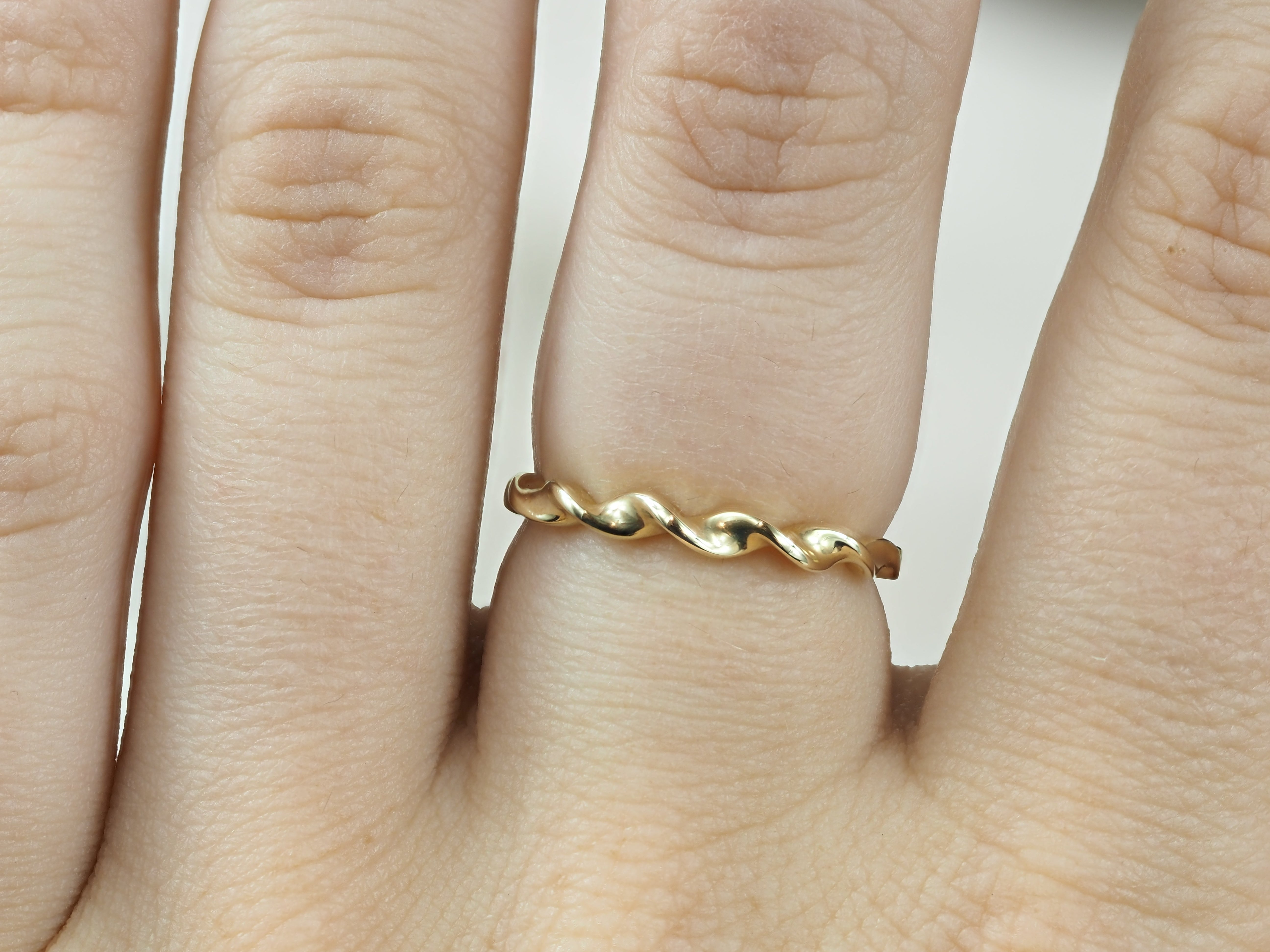 9ct Yellow Gold Twist Band Ring