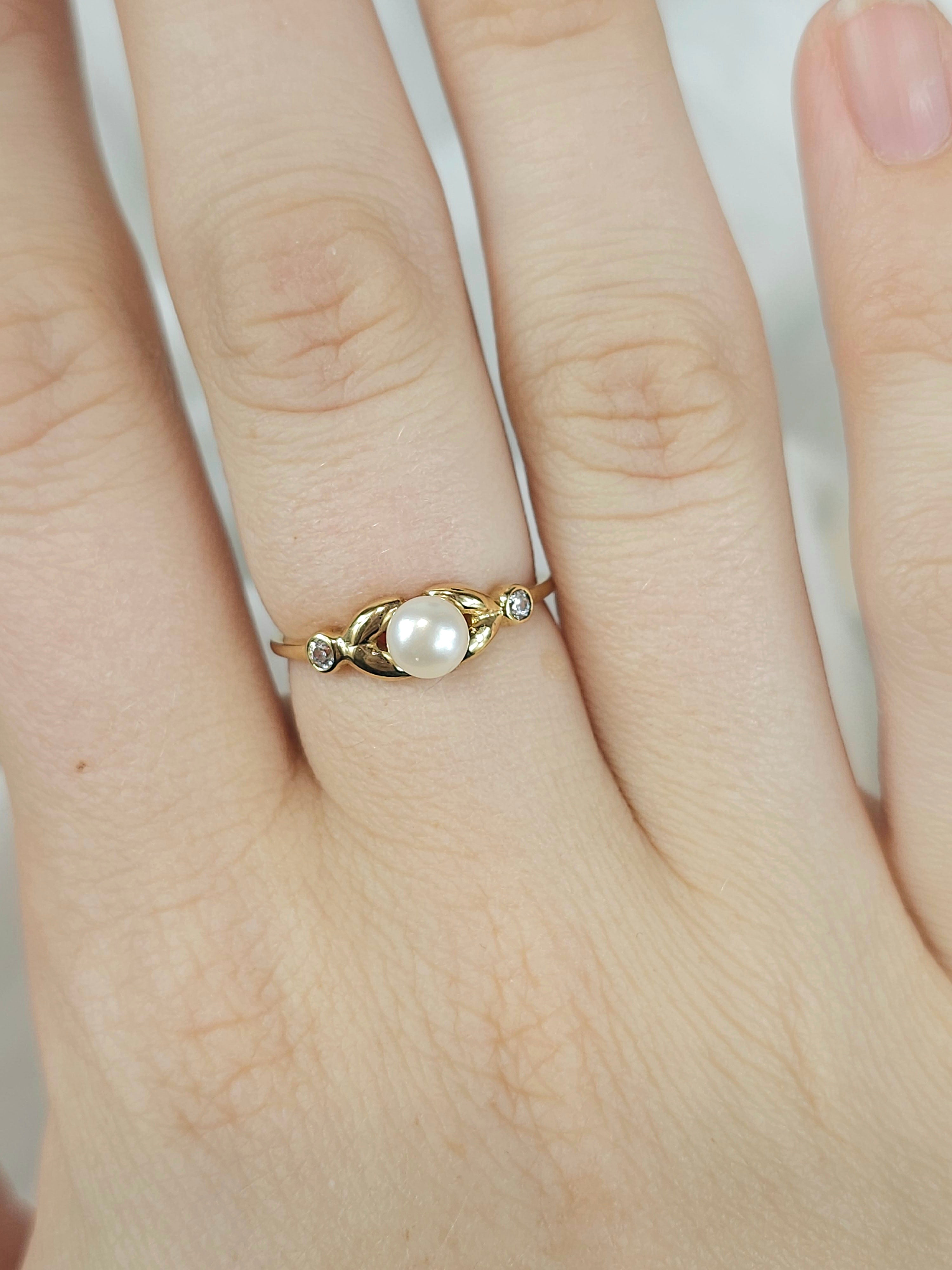 9ct pearl & cubic zirconia nature ring