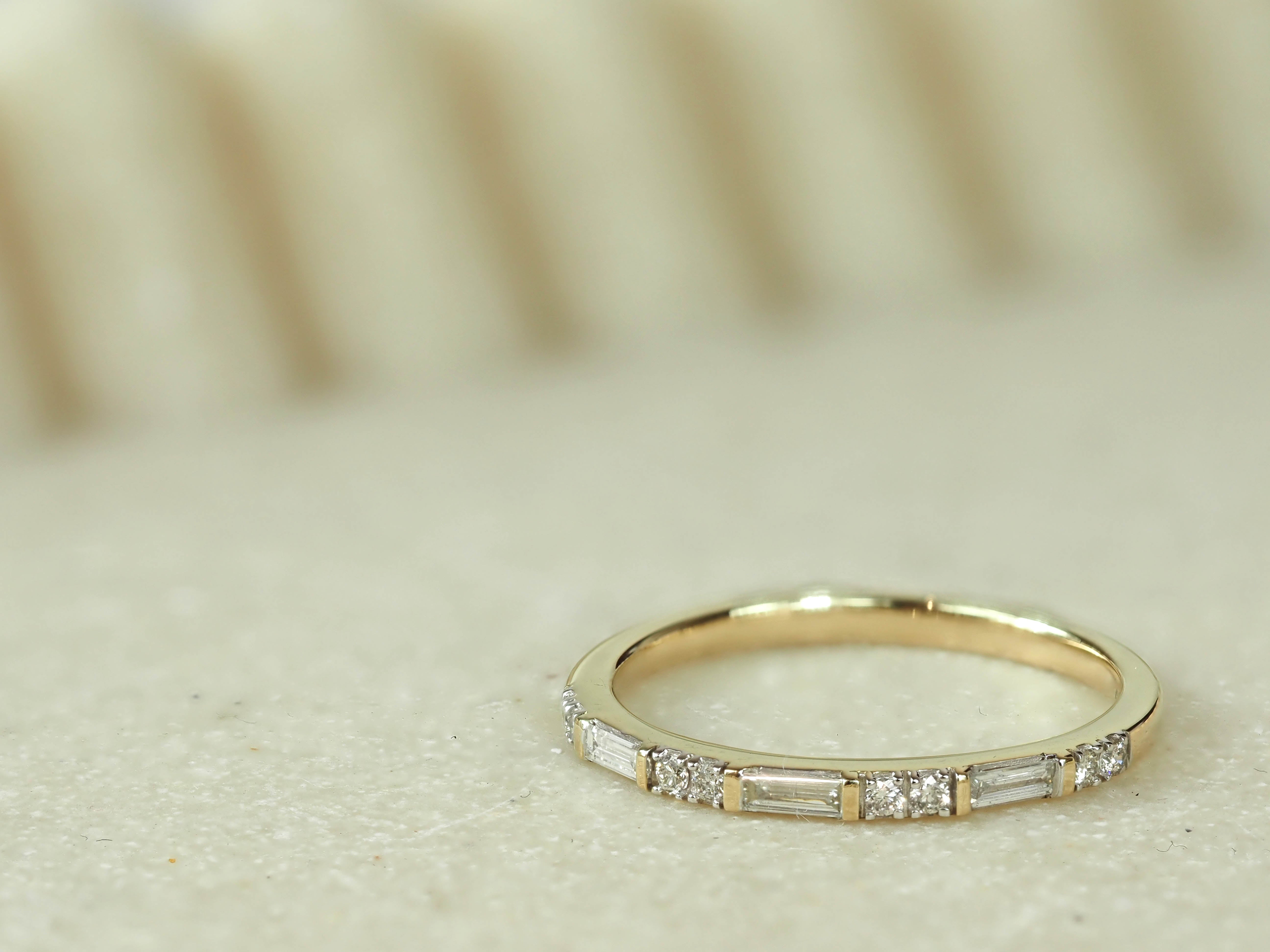 9ct Yellow Gold Round and Baguette Diamond Ring, 0.15ct Total