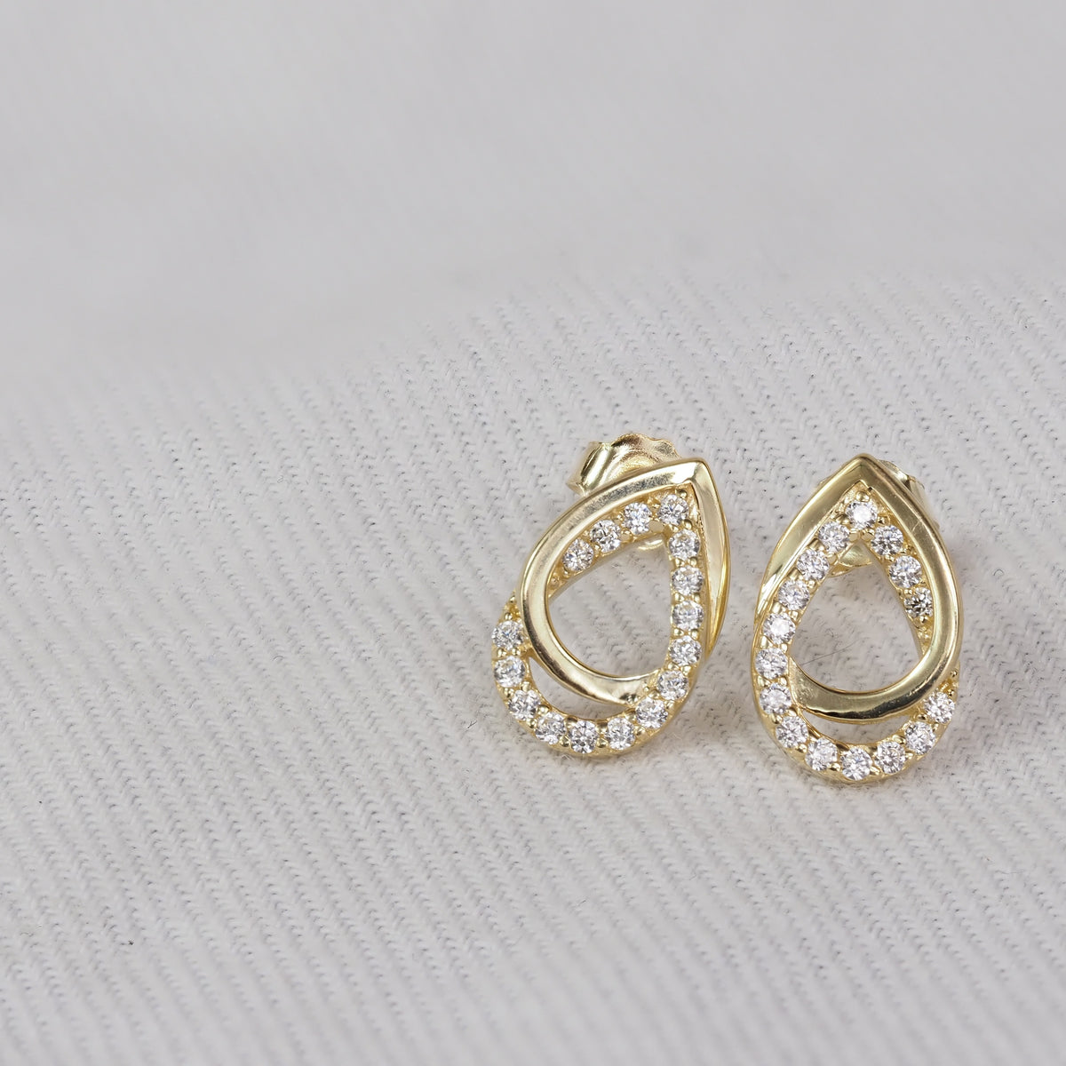9ct Yellow Gold Cubic Zirconia Stud Earrings