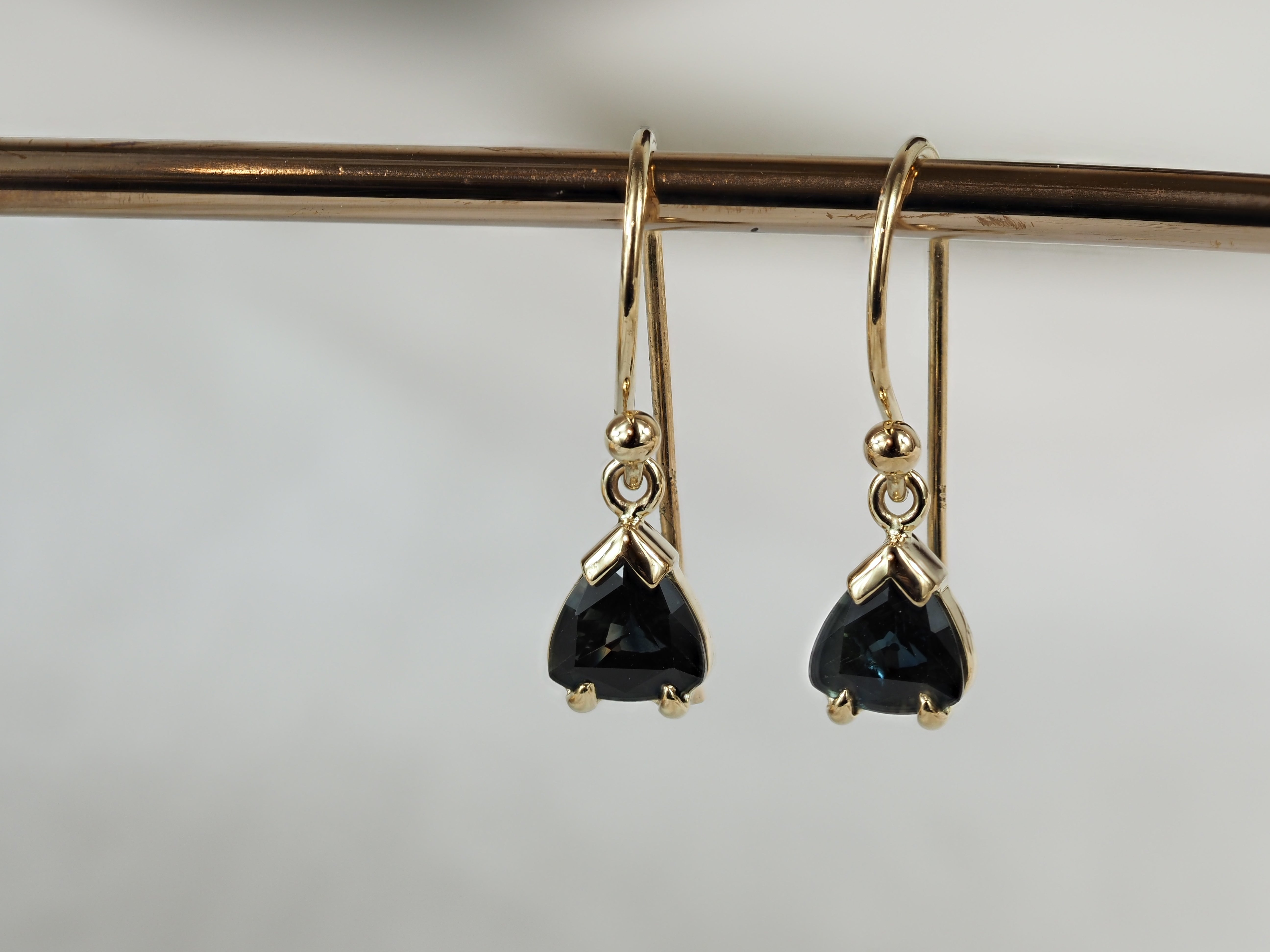9ct Yellow Gold Blue/Green Sapphire Shepard Hook Earrings