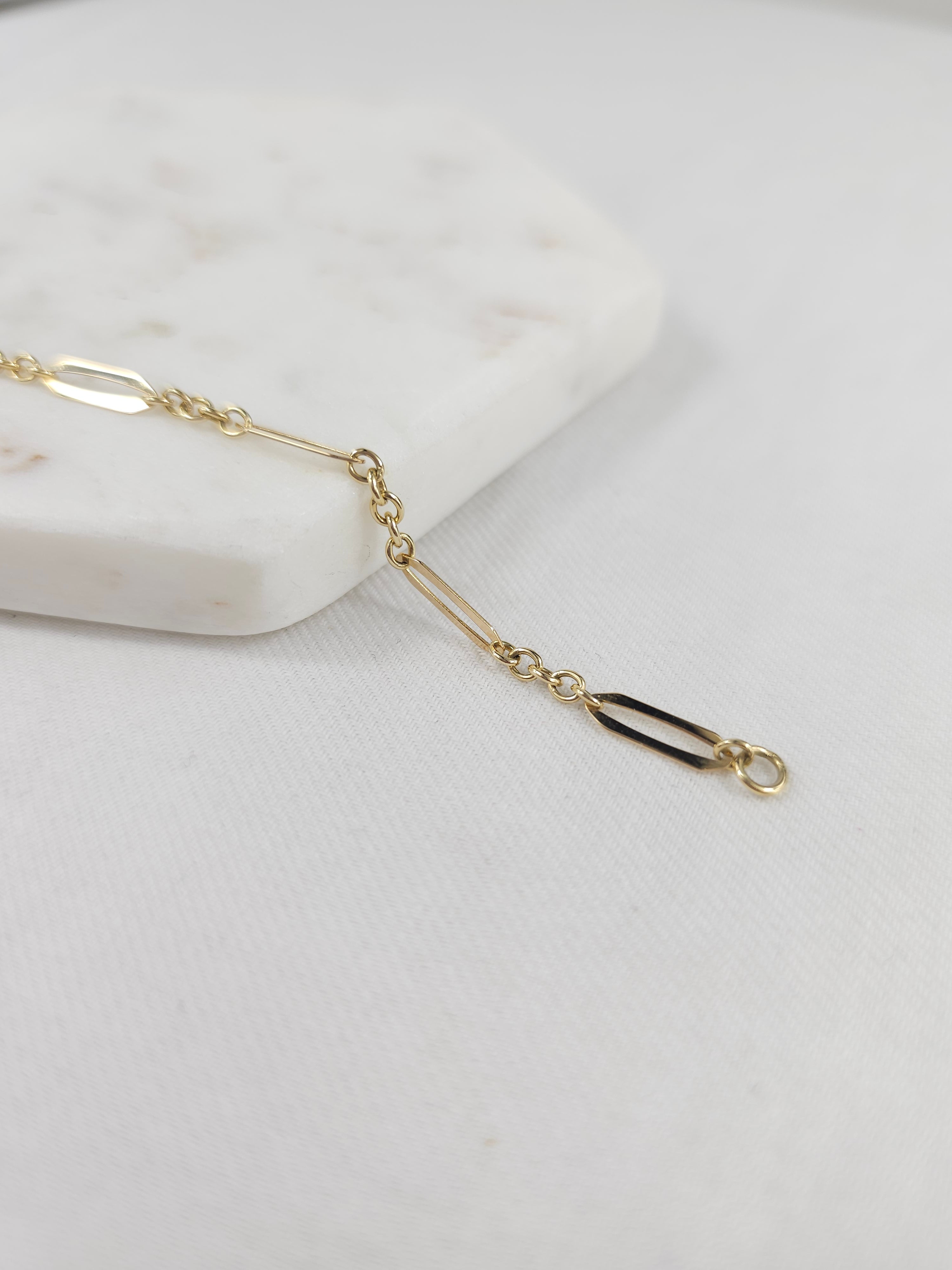 9ct Yellow Gold Flat fancy link bracelet