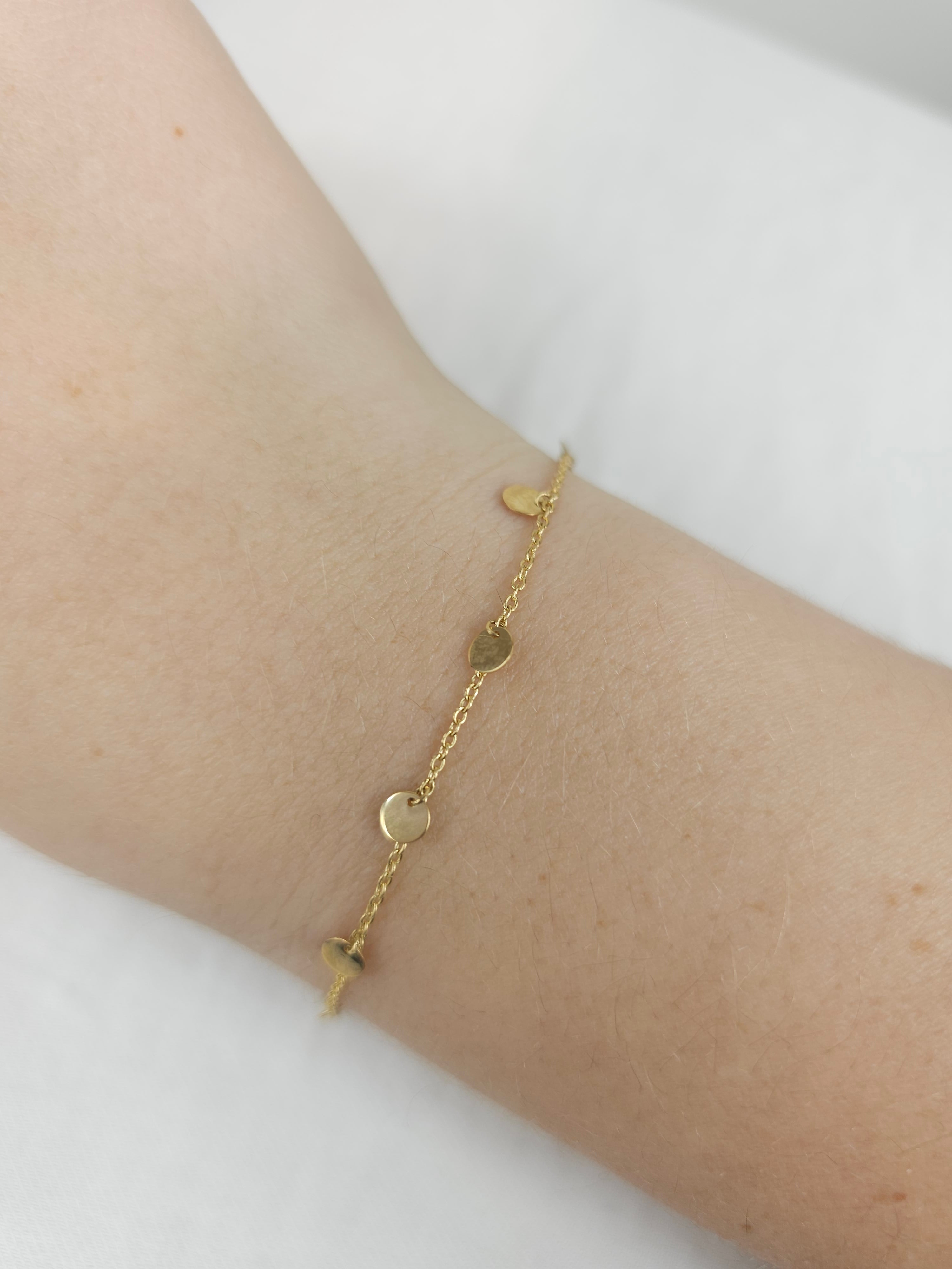 9ct Yellow Gold Hanging disc bracelet
