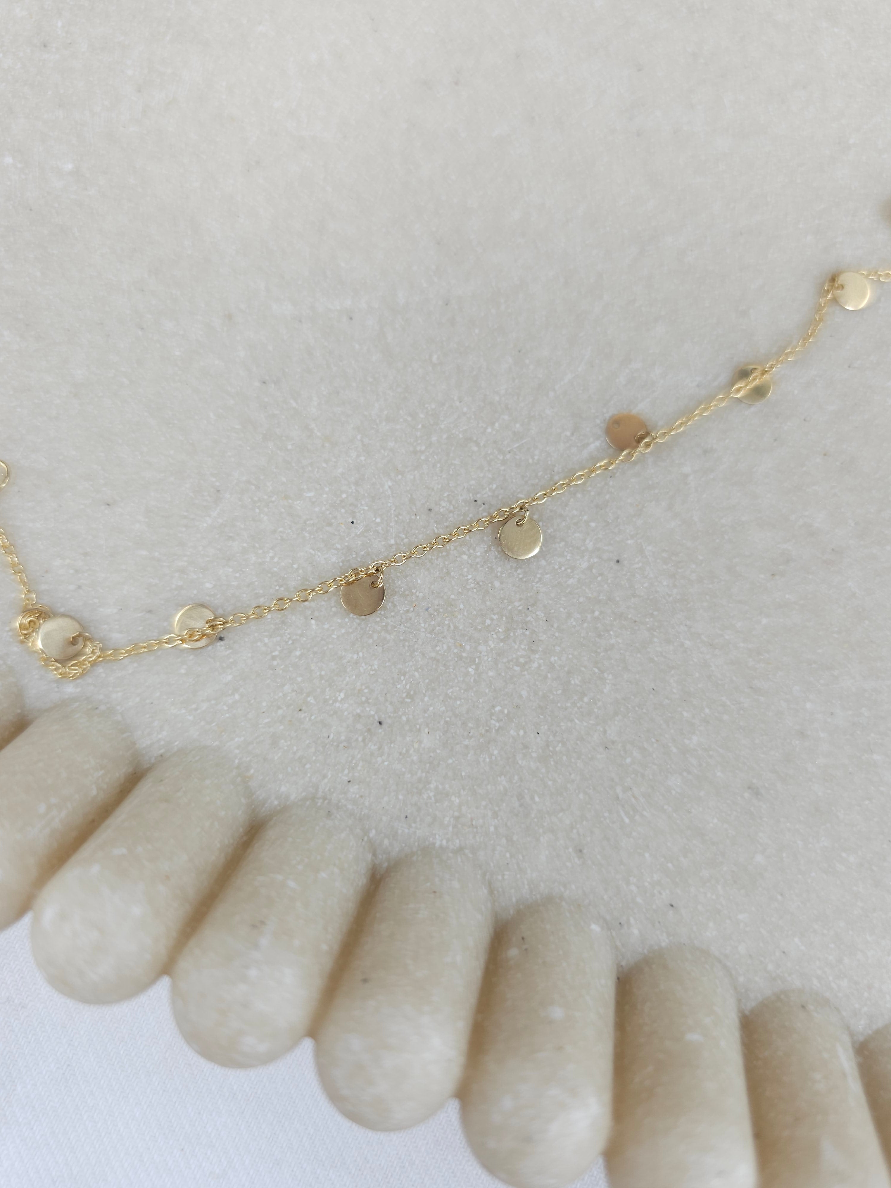 9ct Yellow Gold Hanging disc bracelet