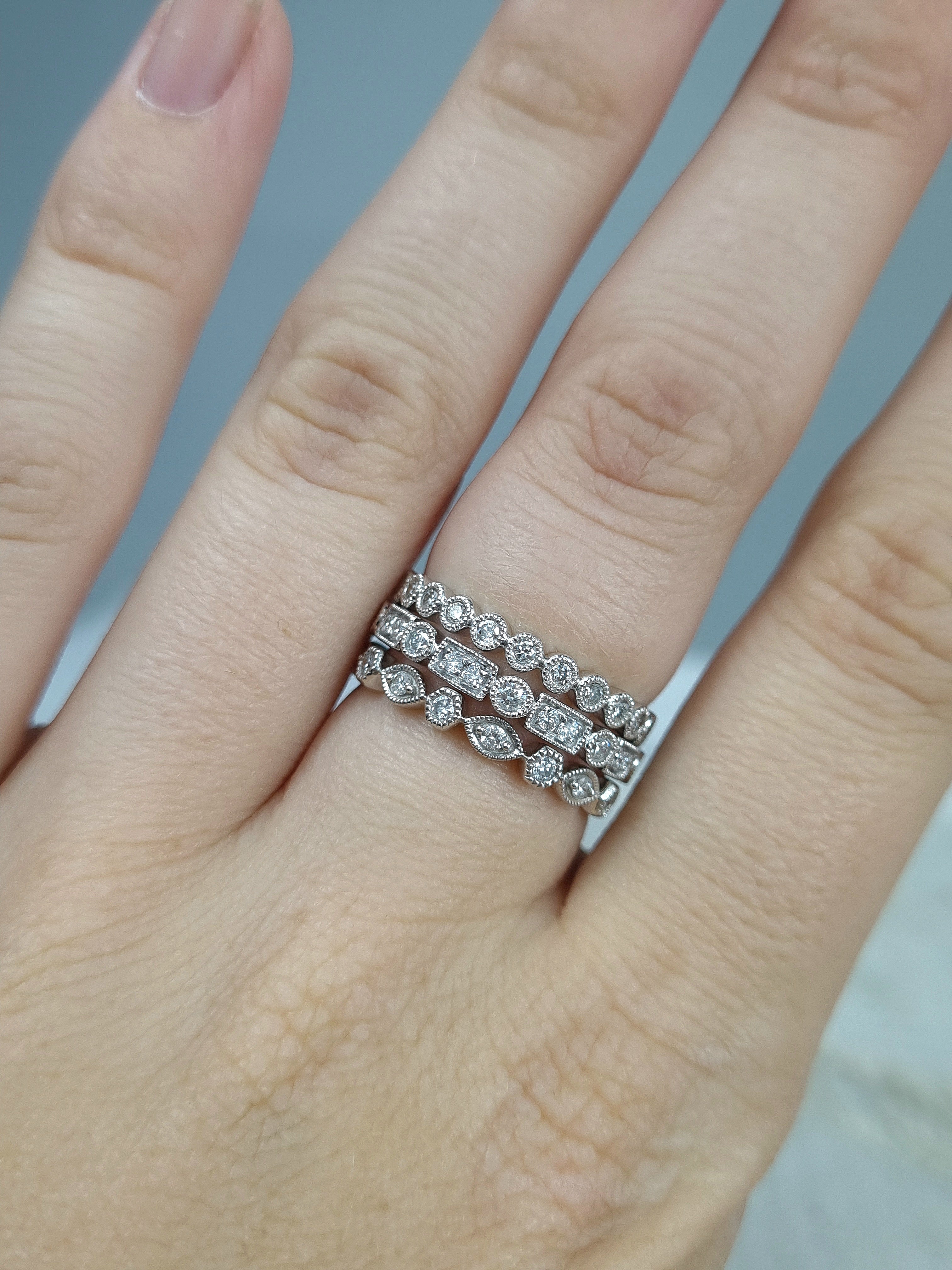 9ct Yellow and White gold Vintage style ring, equaling 0.22ct