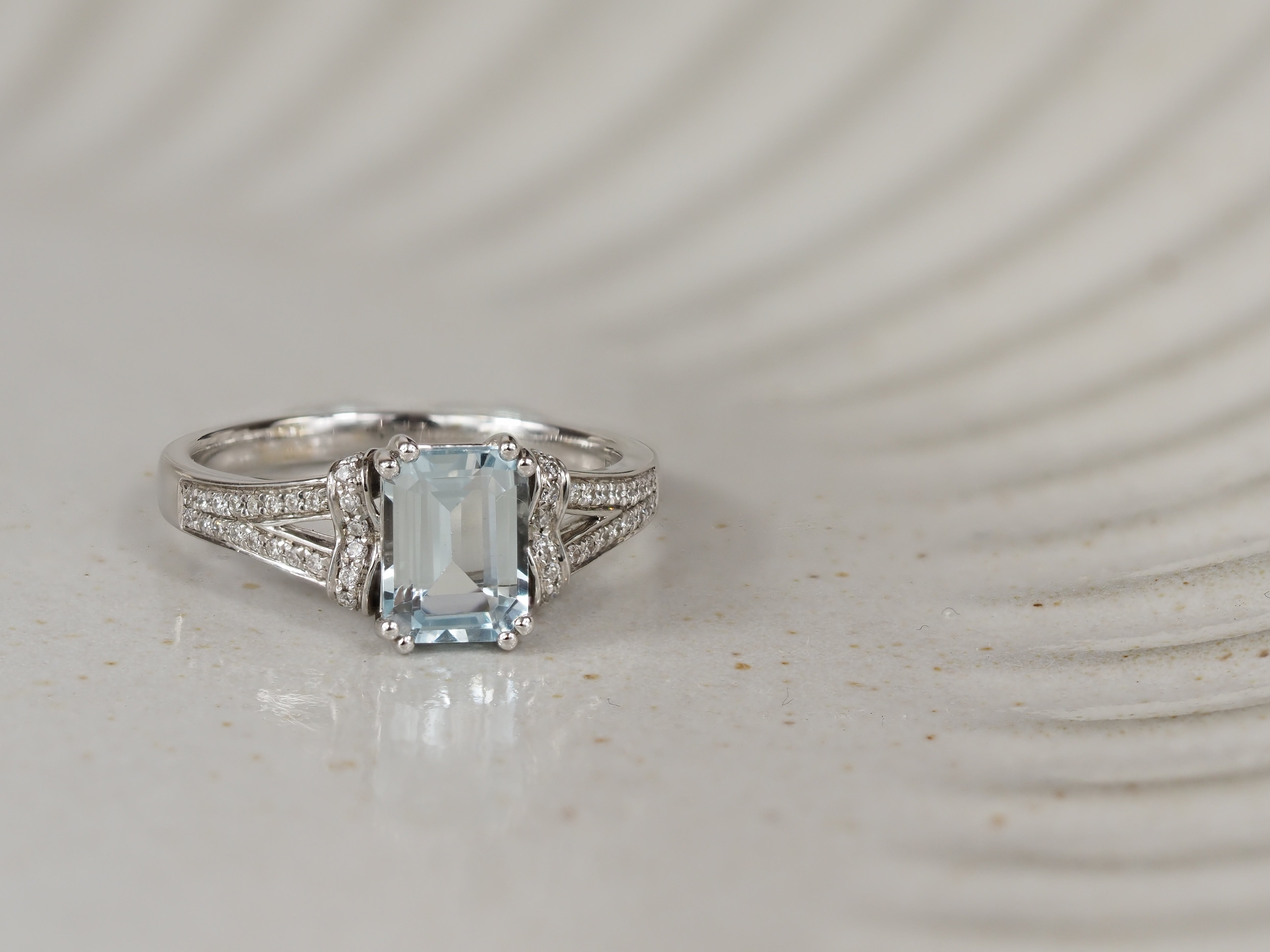 18ct White Gold Aquamarine and Diamond ring