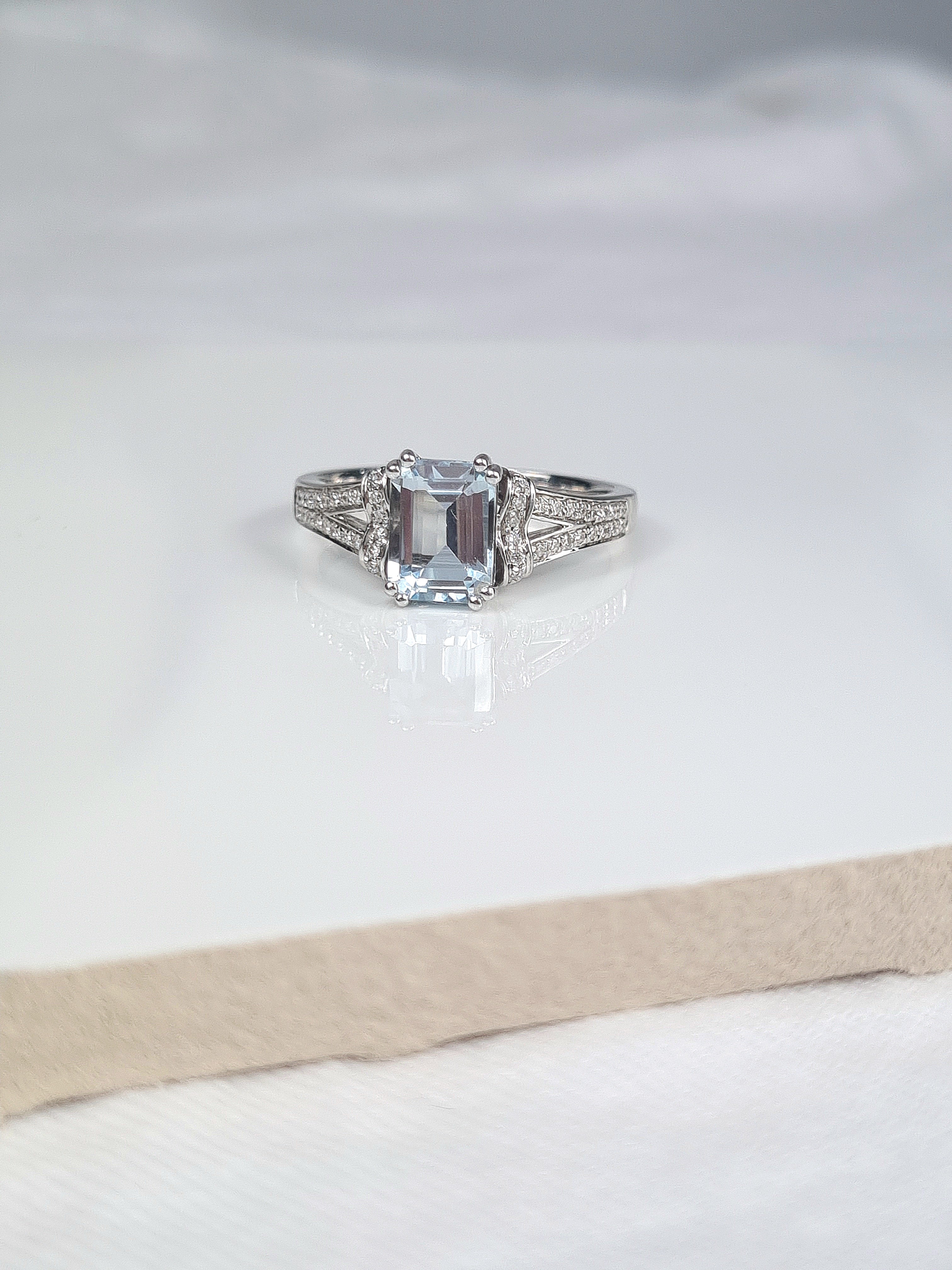 18ct White Gold Aquamarine and Diamond ring