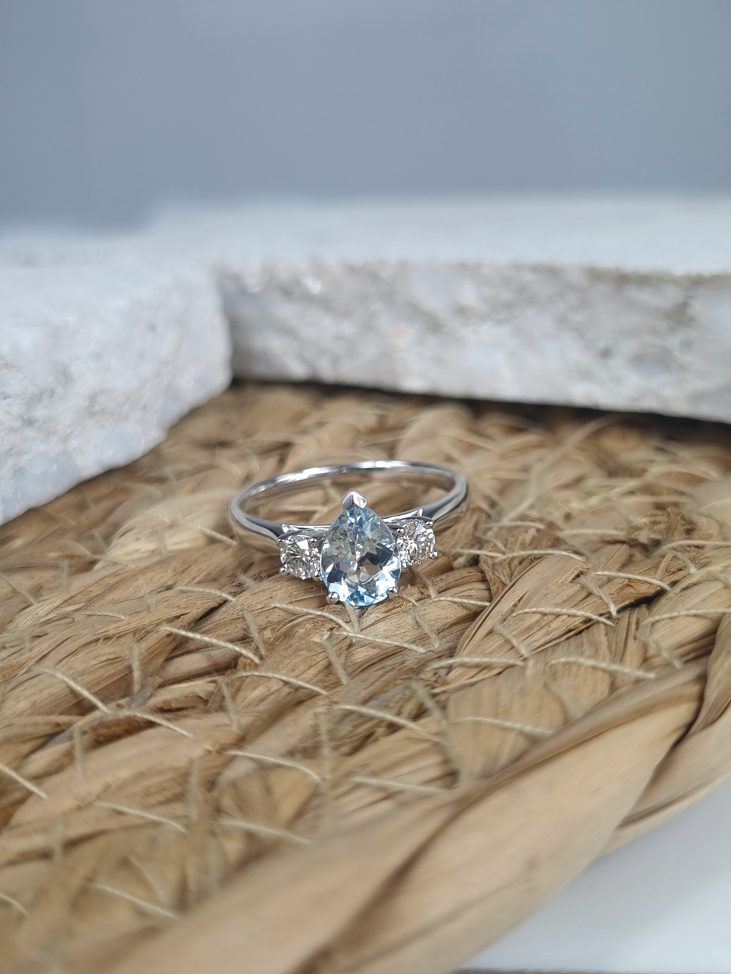 18ct White Gold Aquamarine and Diamond dress ring
