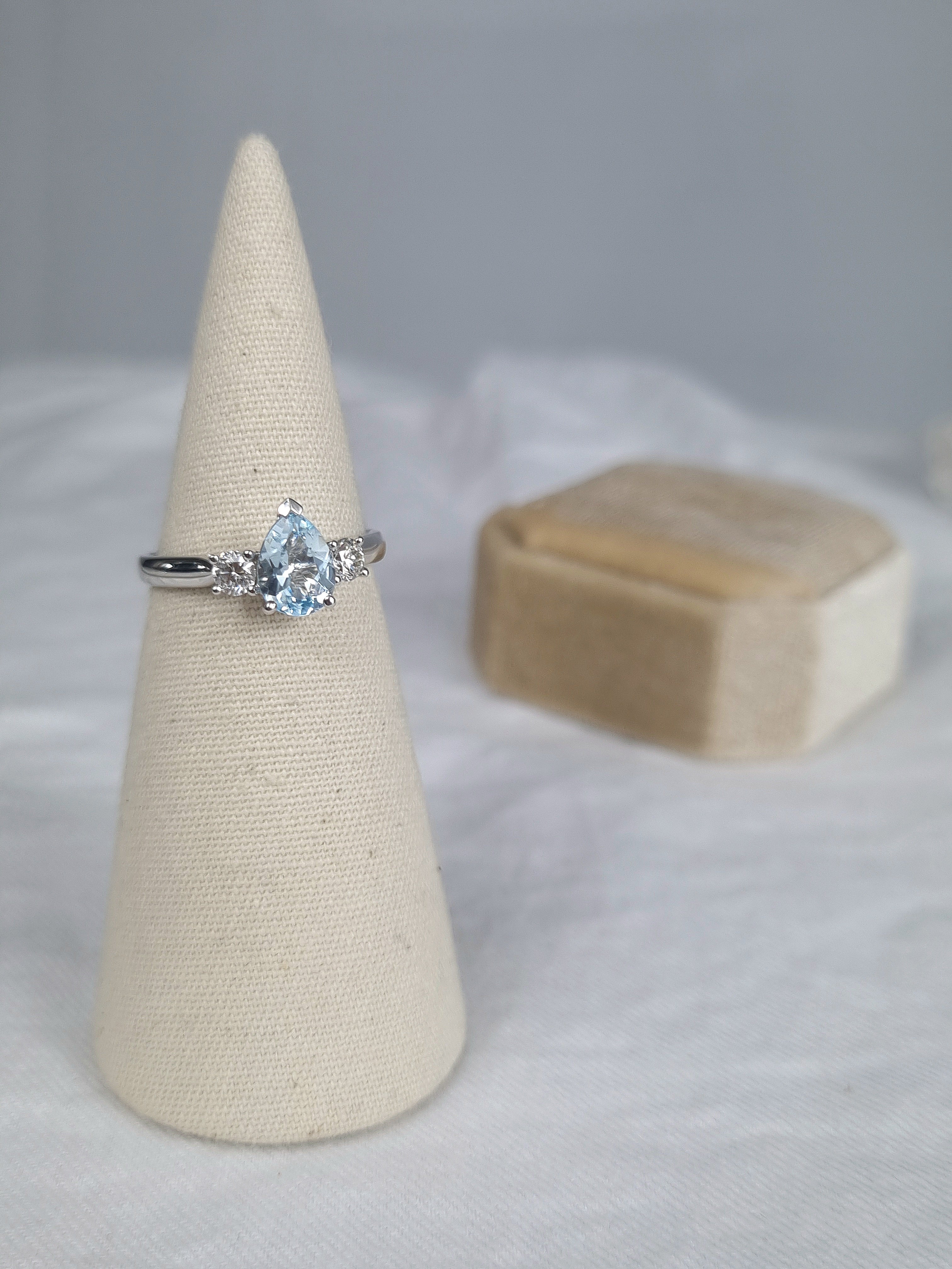 18ct White Gold Aquamarine and Diamond dress ring