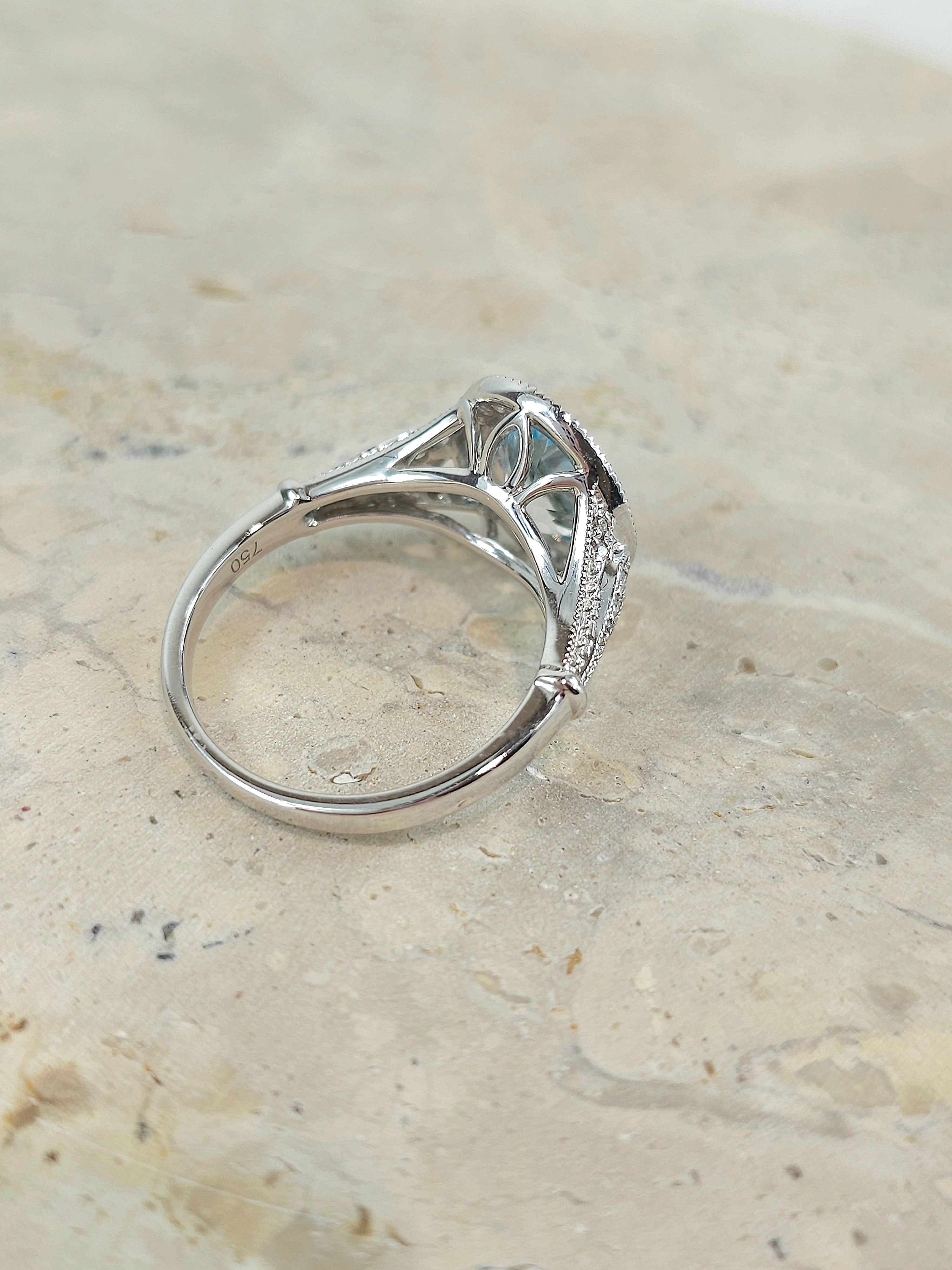 18ct White Gold Vintage Aquamarine and Diamond ring