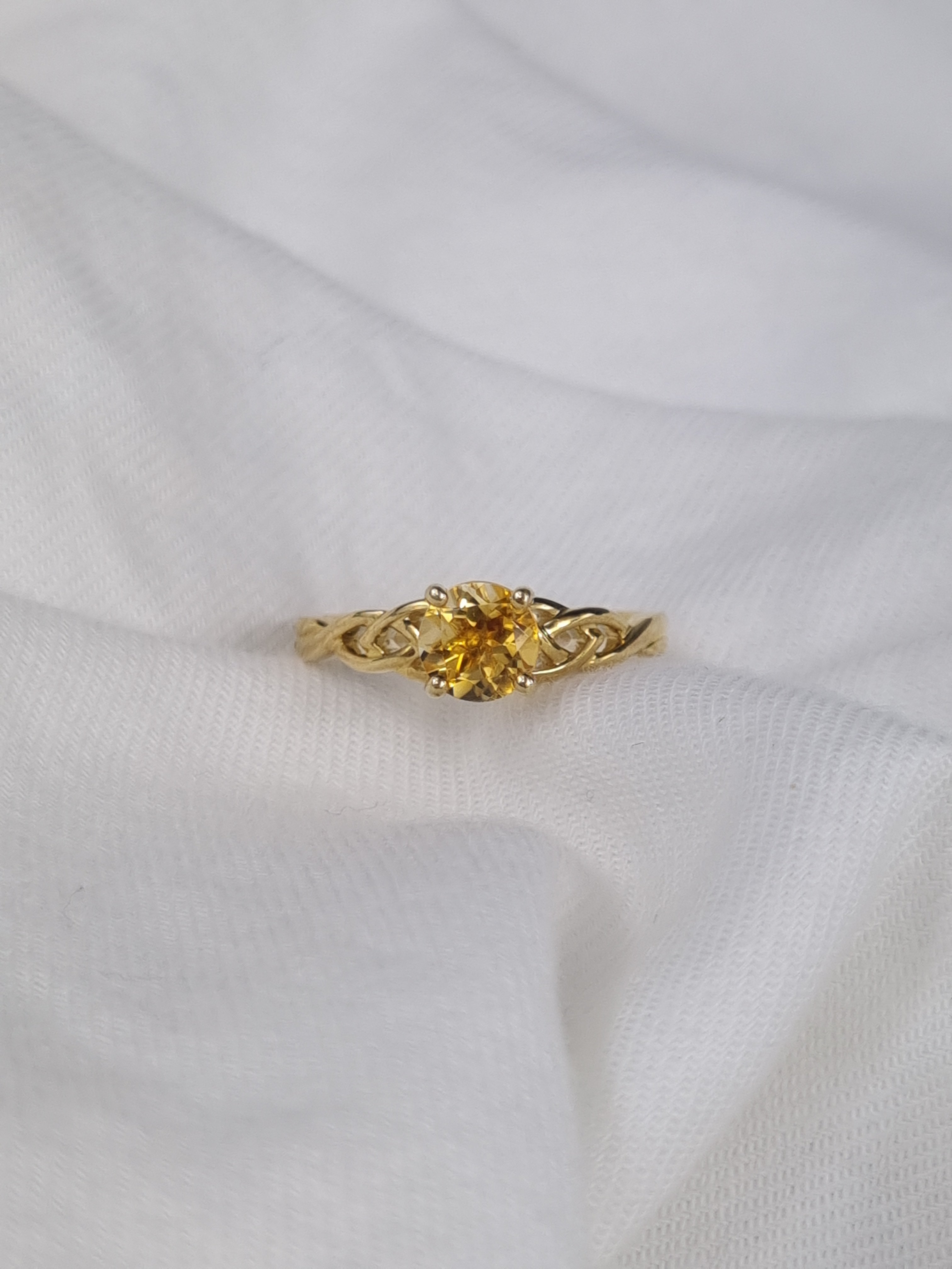 9ct Yellow Gold Citrine ring