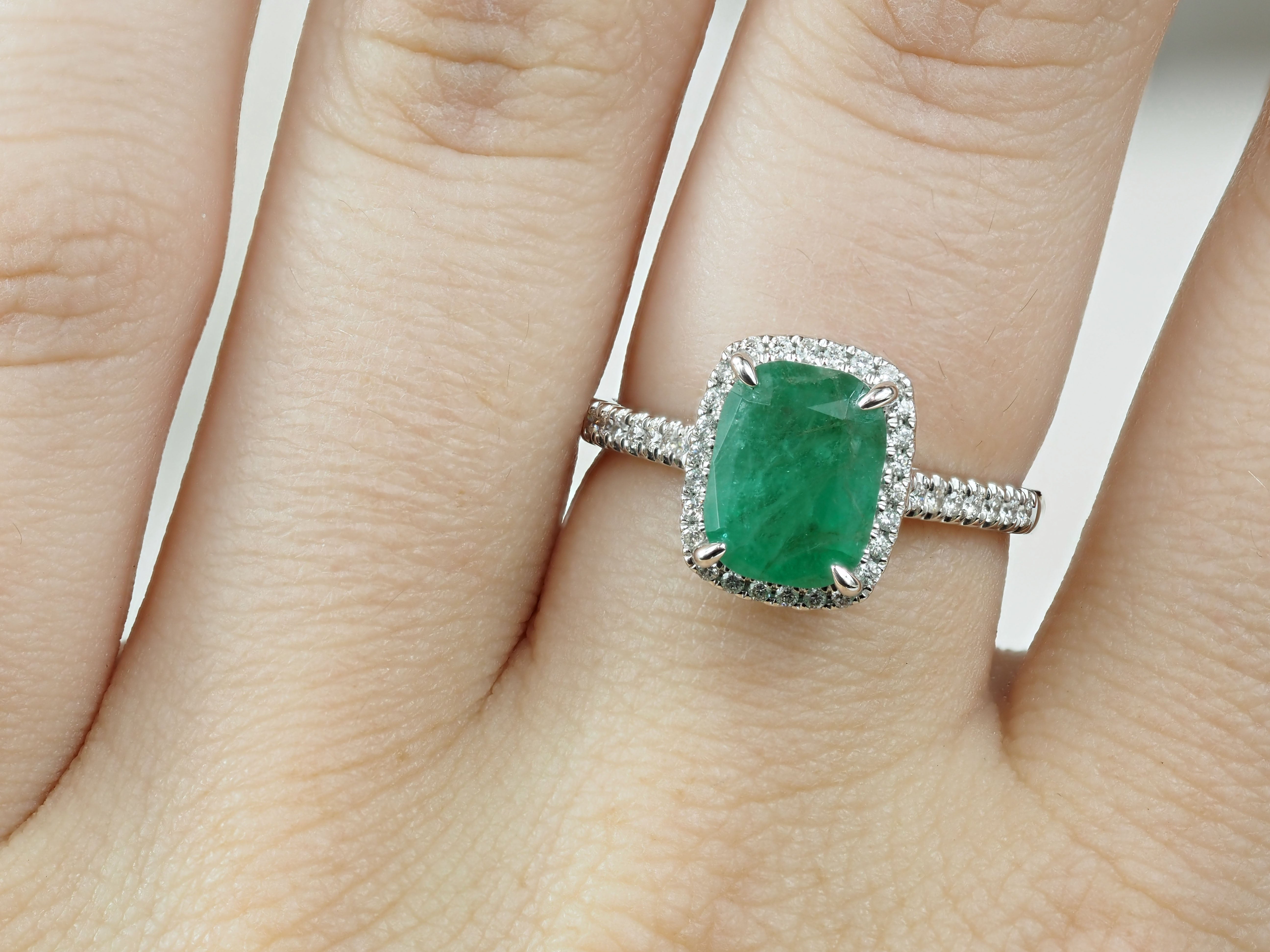 18ct White Gold Natural Emerald and Diamond Ring, 2ct Centre