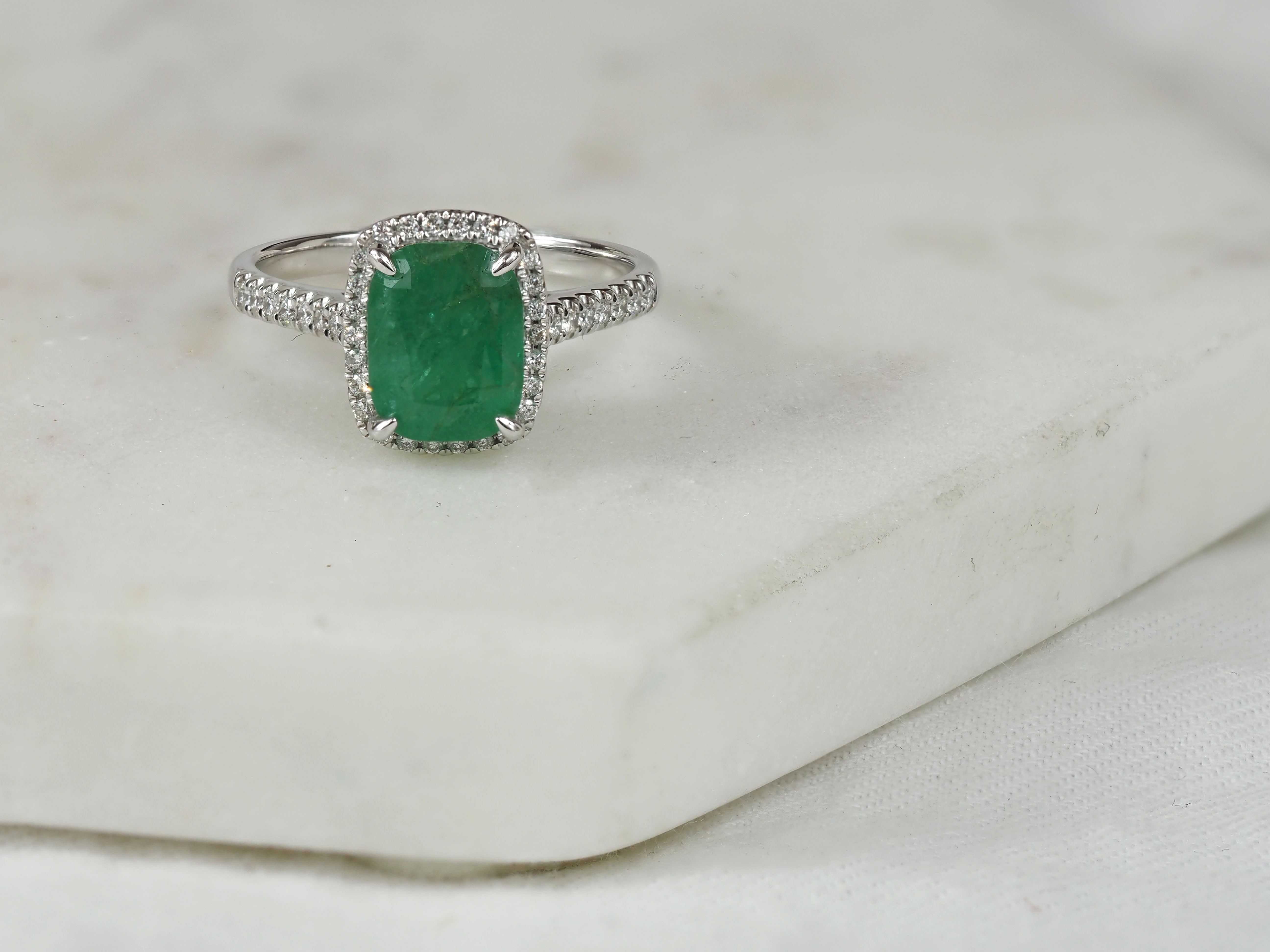 18ct White Gold Natural Emerald and Diamond Ring, 2ct Centre