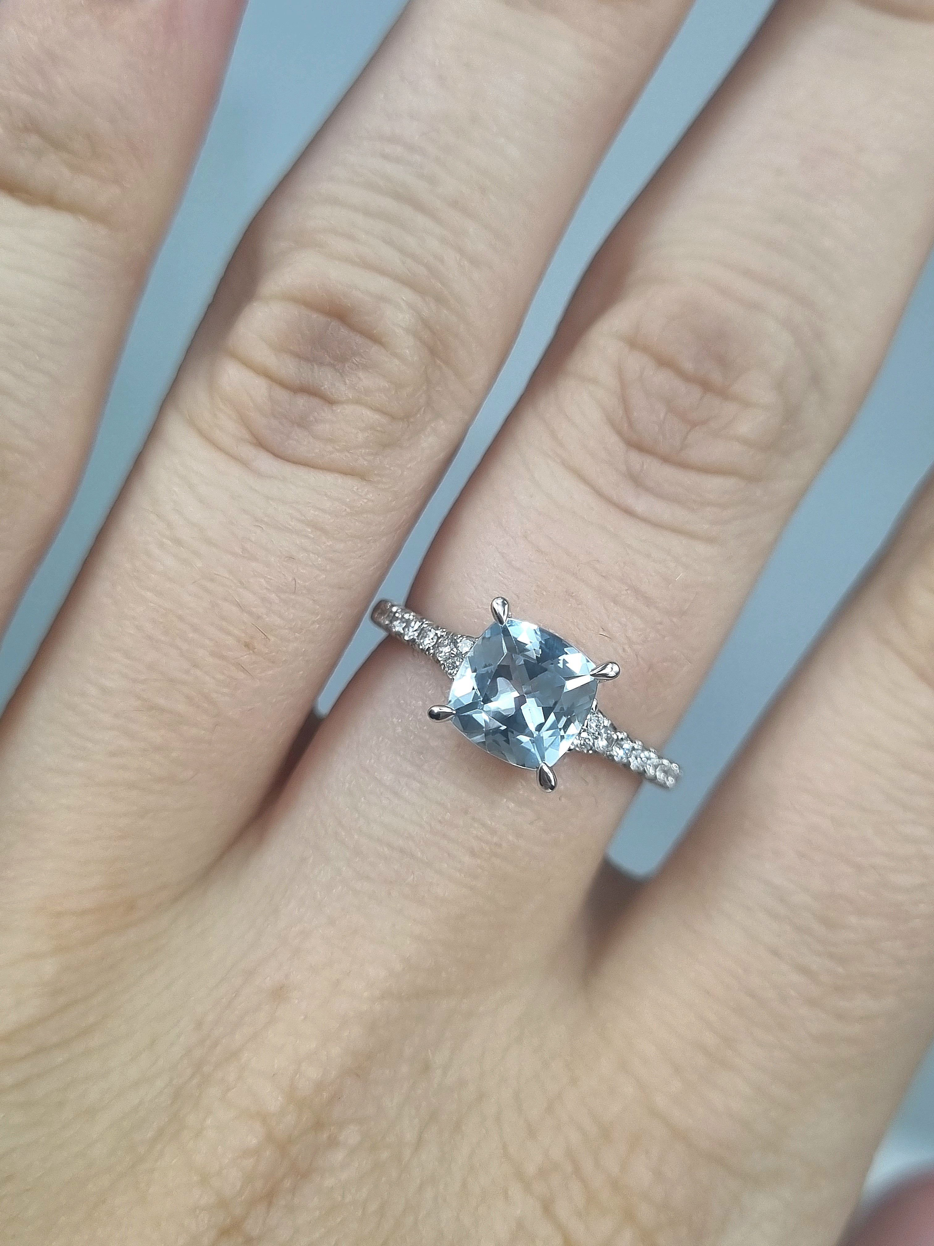 18ct White Gold Aquamarine and Diamond ring