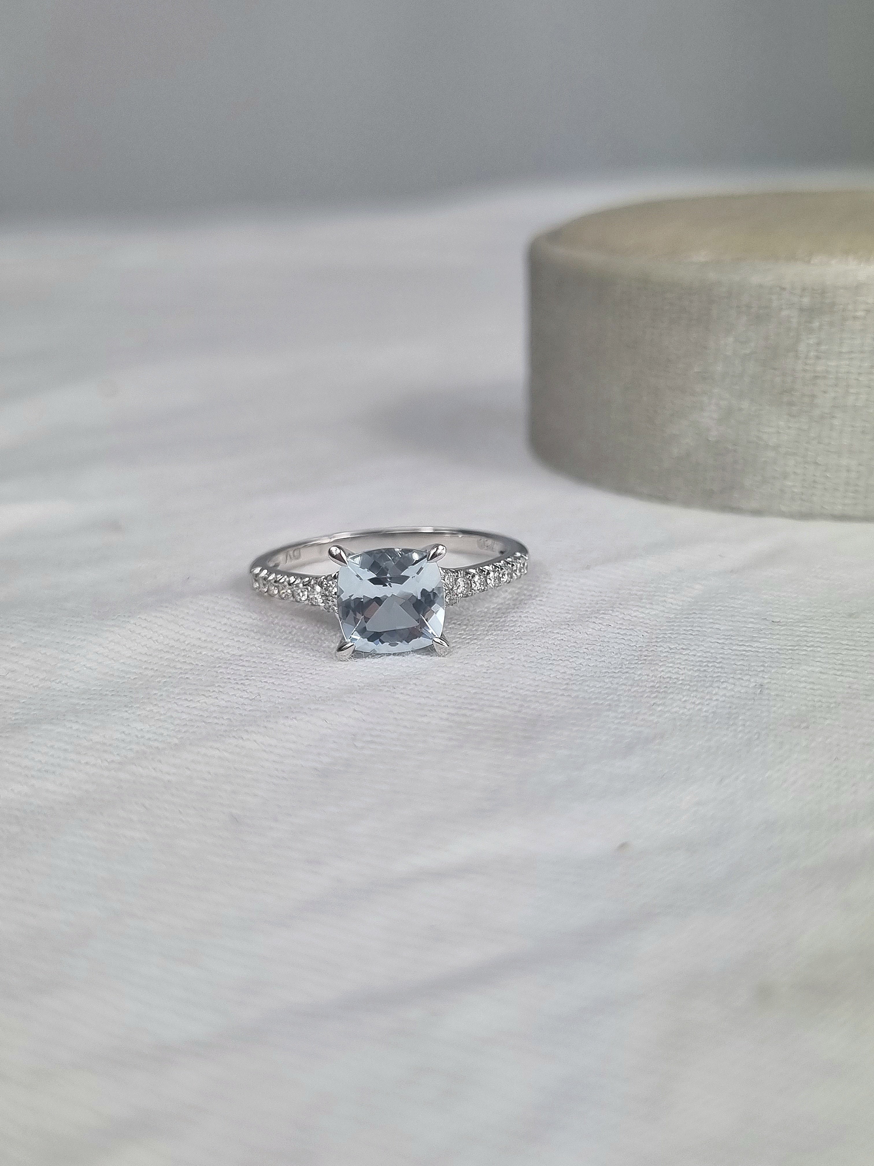 18ct White Gold Aquamarine and Diamond ring