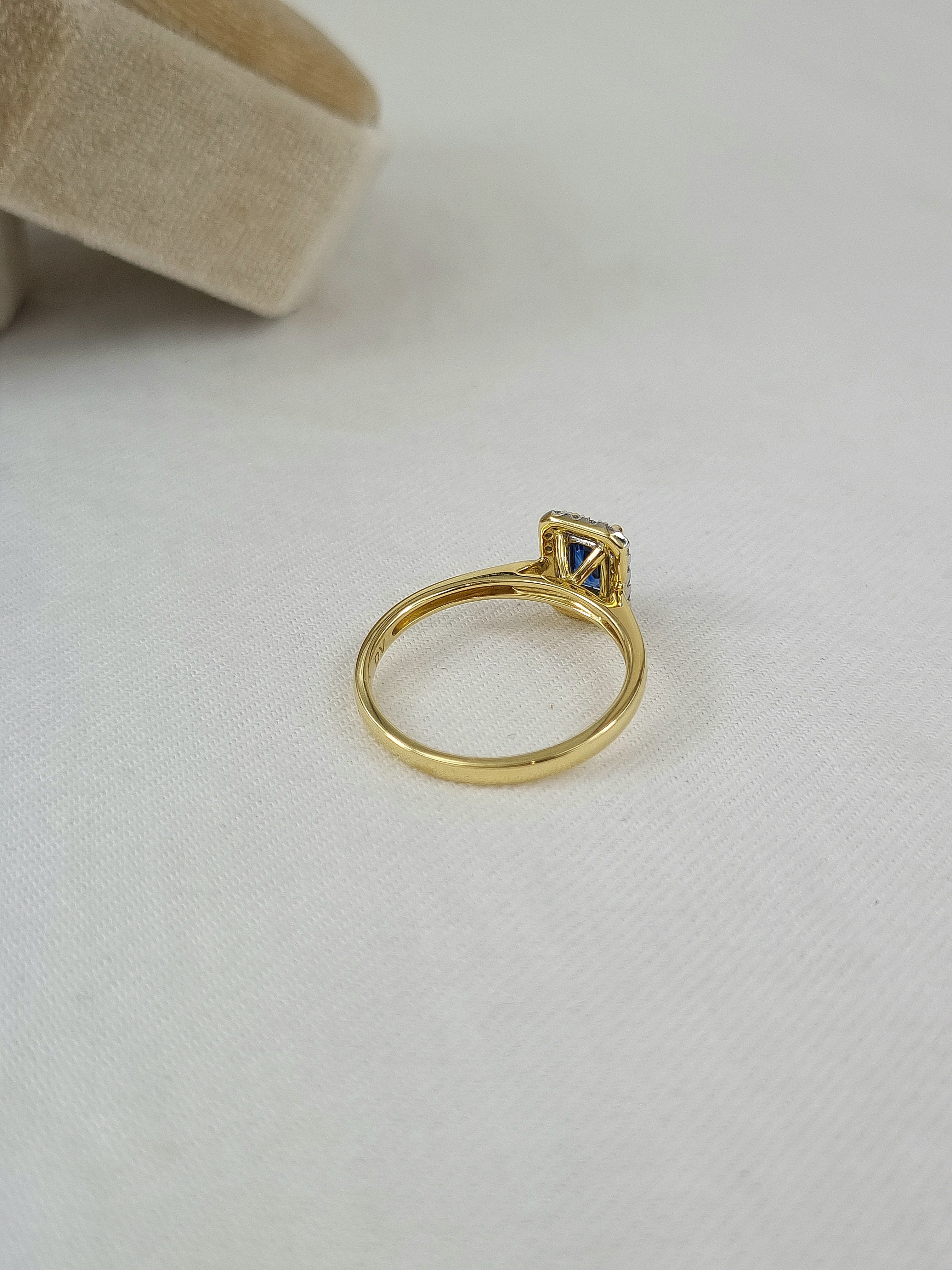 18ct Yellow and White Gold Sapphire and Diamond ring