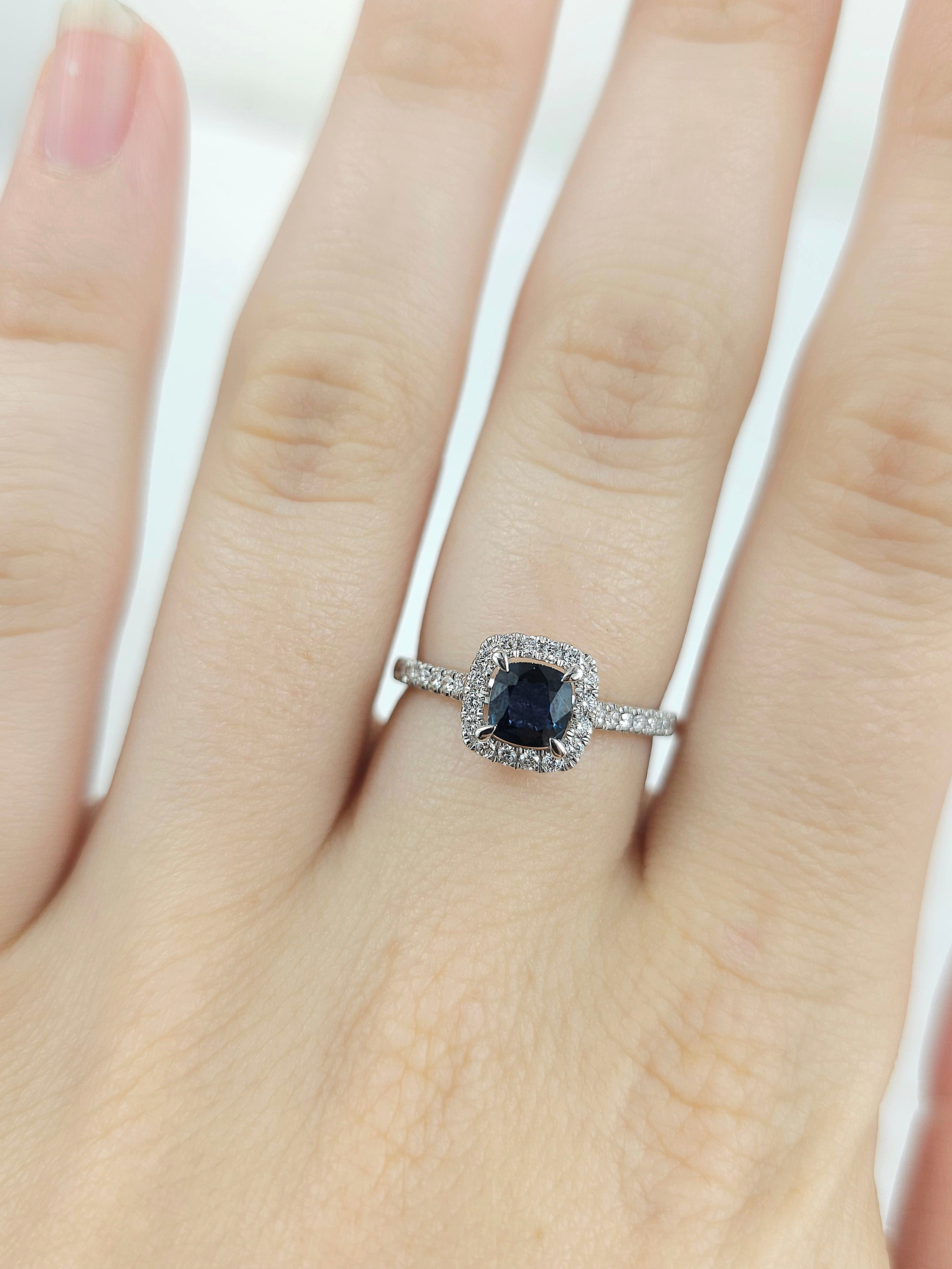 18ct White Gold Sapphire and Diamond ring, 0.56ct centre