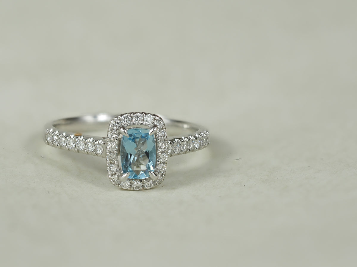 18ct White Gold Aquamarine and Diamond ring