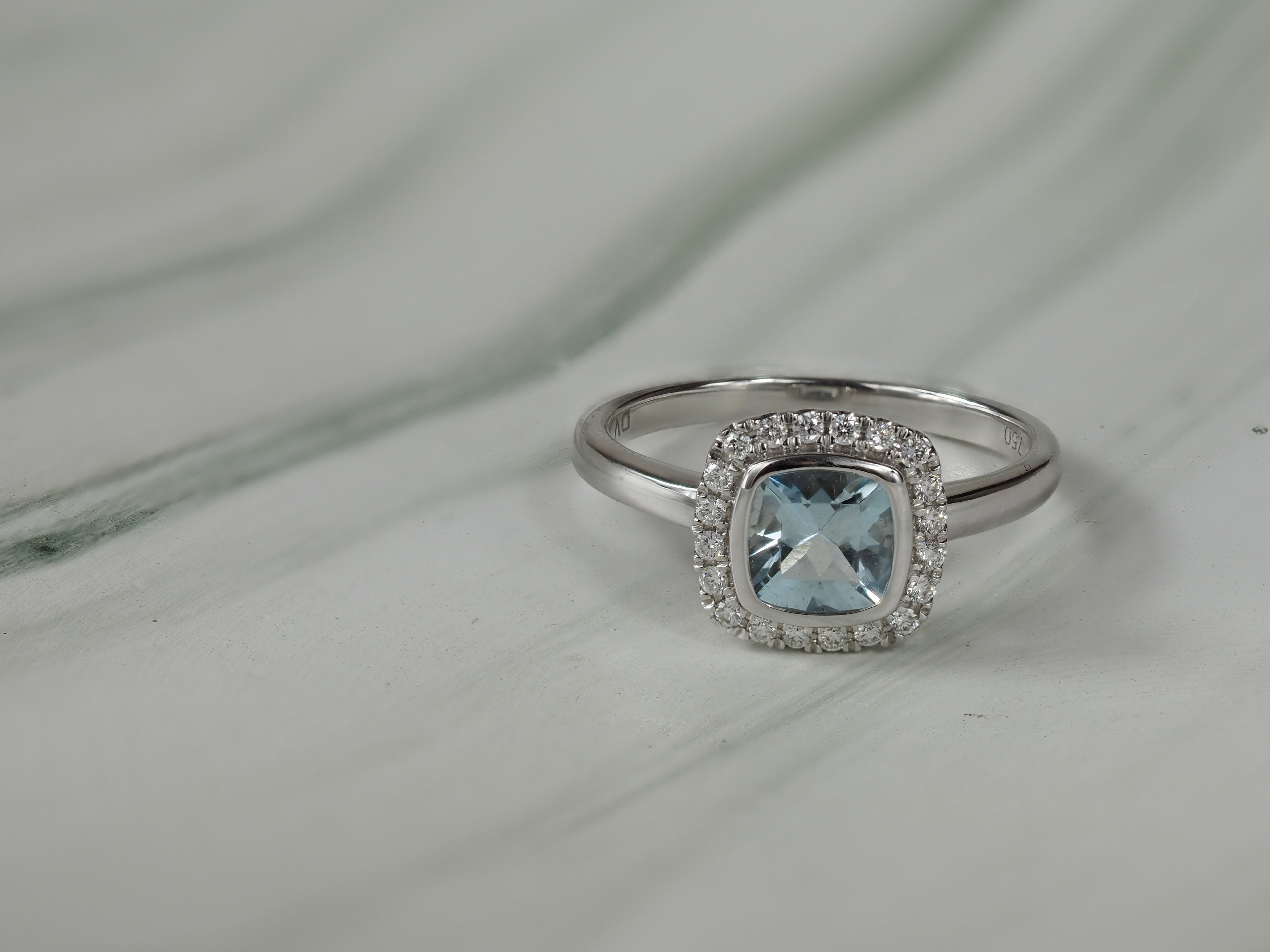 18ct White Gold Aquamarine and Diamond Ring, 6mm Centre