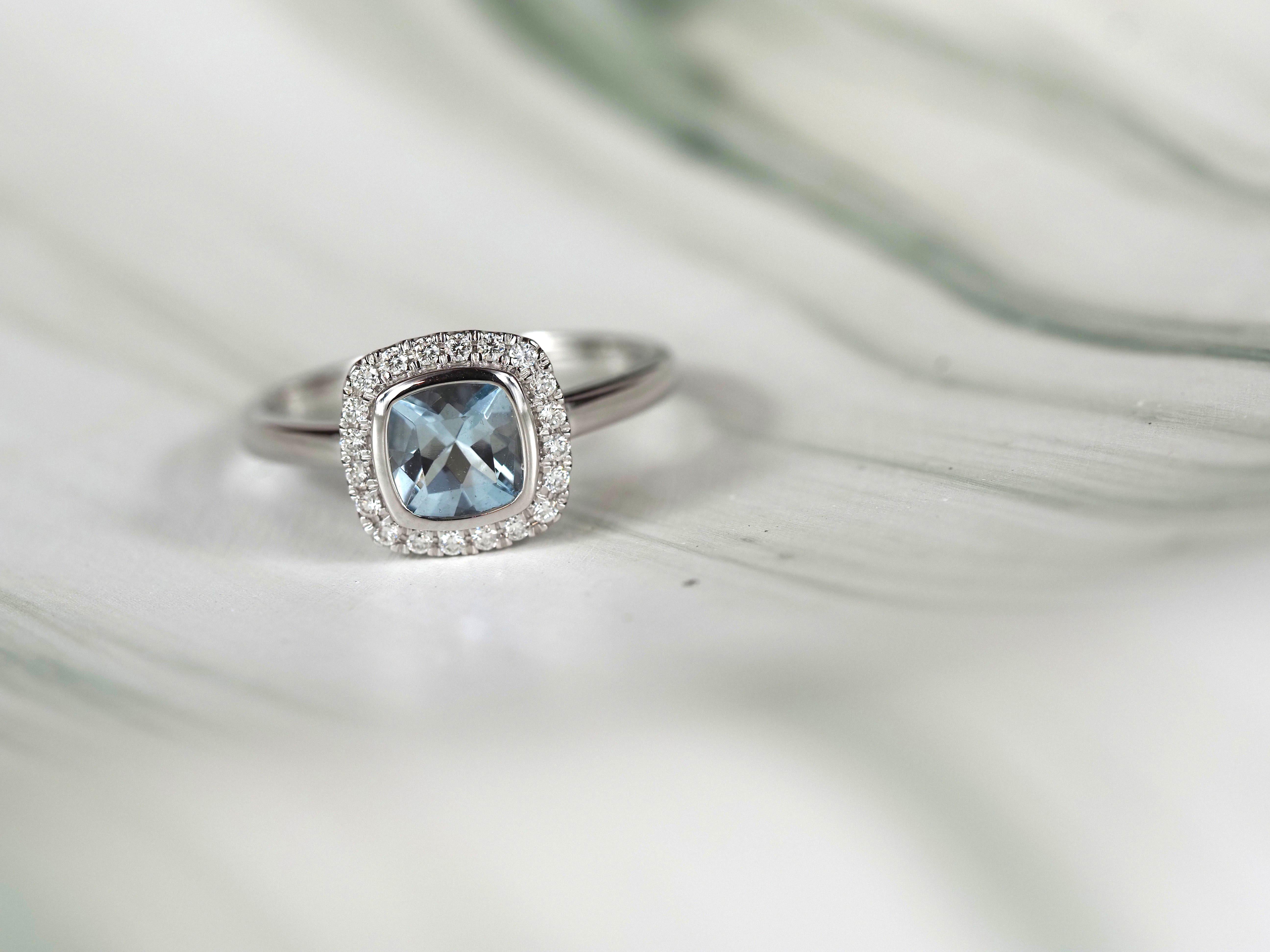 18ct White Gold Aquamarine and Diamond Ring, 6mm Centre