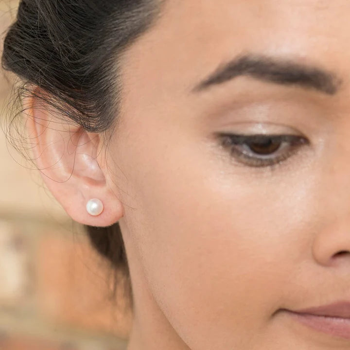 9ct Yellow Gold 11mm Button Freshwater Pearl stud earrings