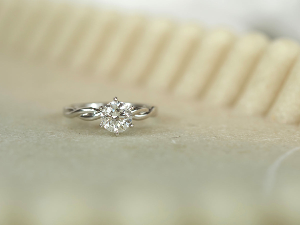 14ct White Gold Lab-Grown Round Brilliant Cut Diamond Engagement Ring, 1ct Centre