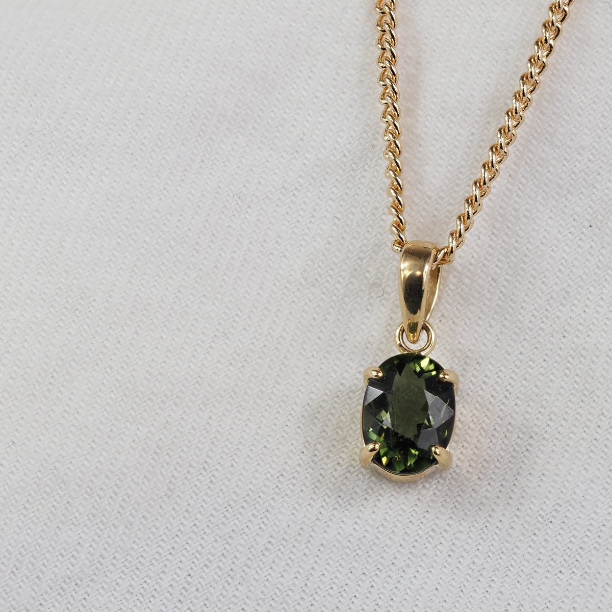 9ct Yellow Gold Green Tourmaline Pendant