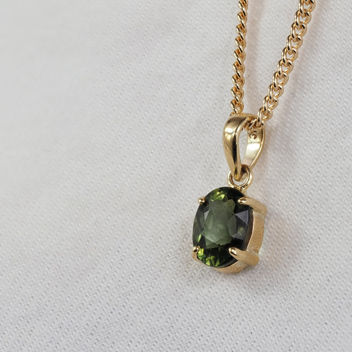 9ct Yellow Gold Green Tourmaline Pendant