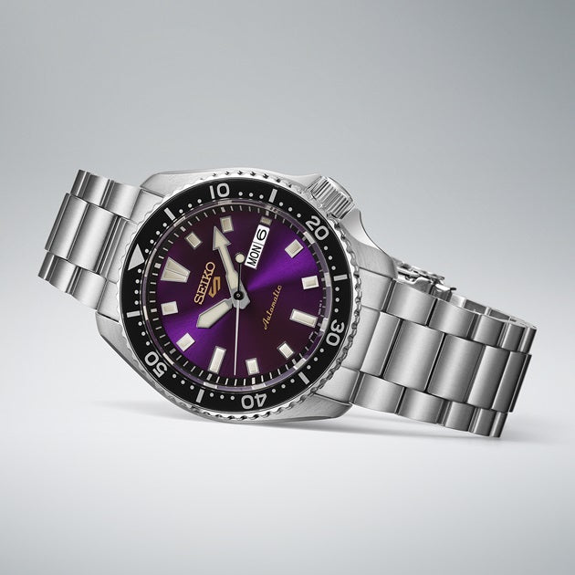 Seiko 5 Sports HDB003K dial and case detail