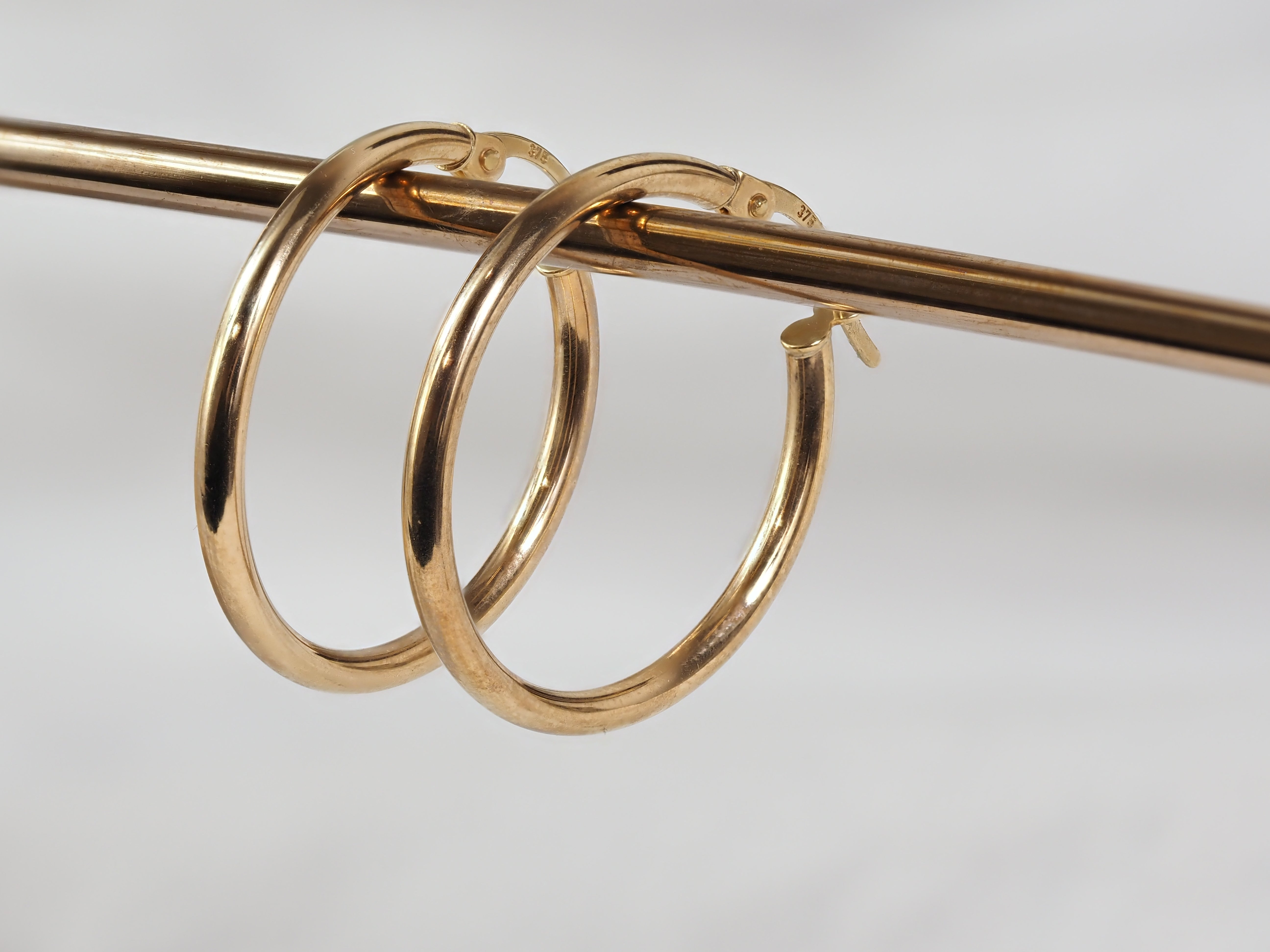 9ct Yellow Gold Hoop Earrings, 20mm