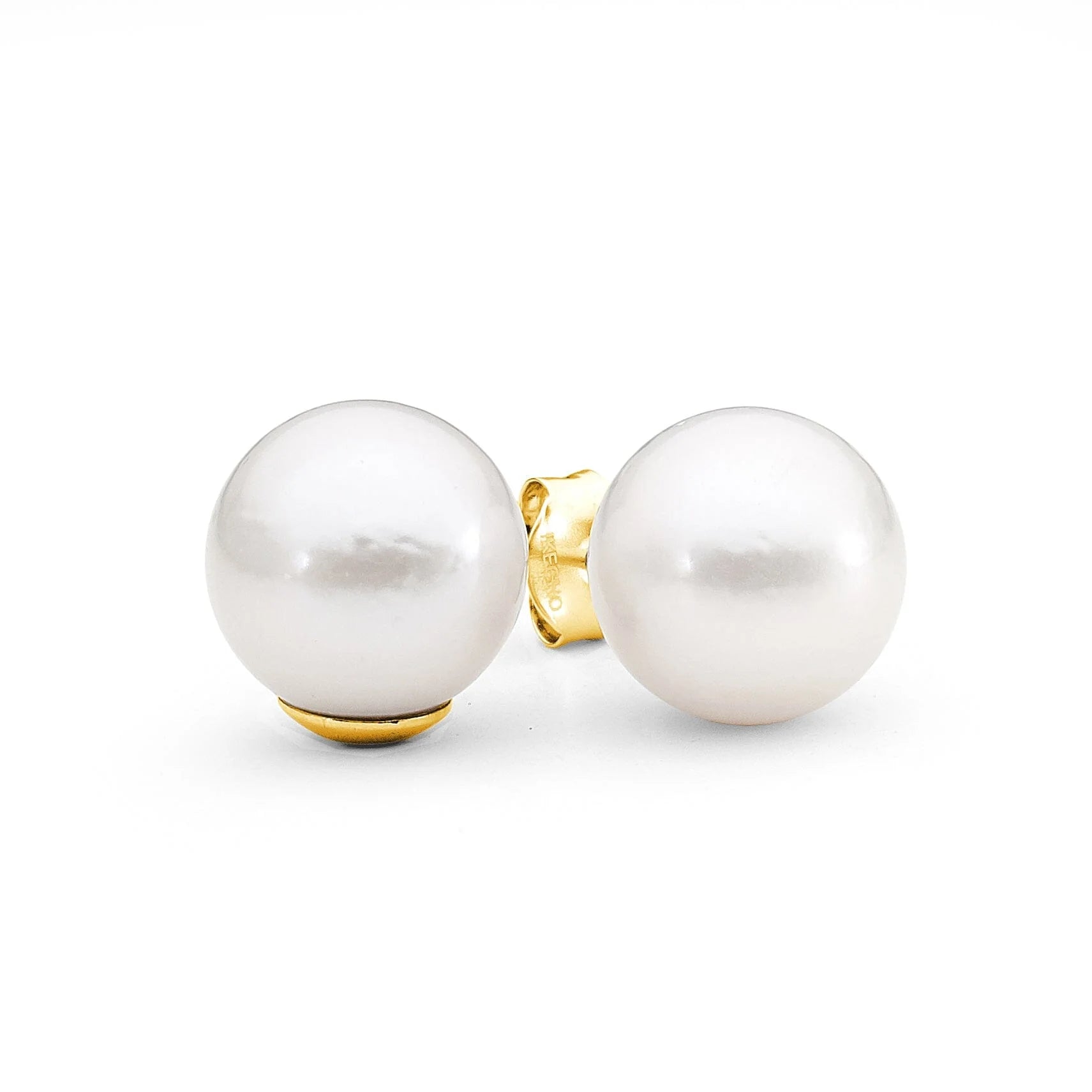 9ct Yellow Gold 9mm Button Freshwater Pearl stud earrings