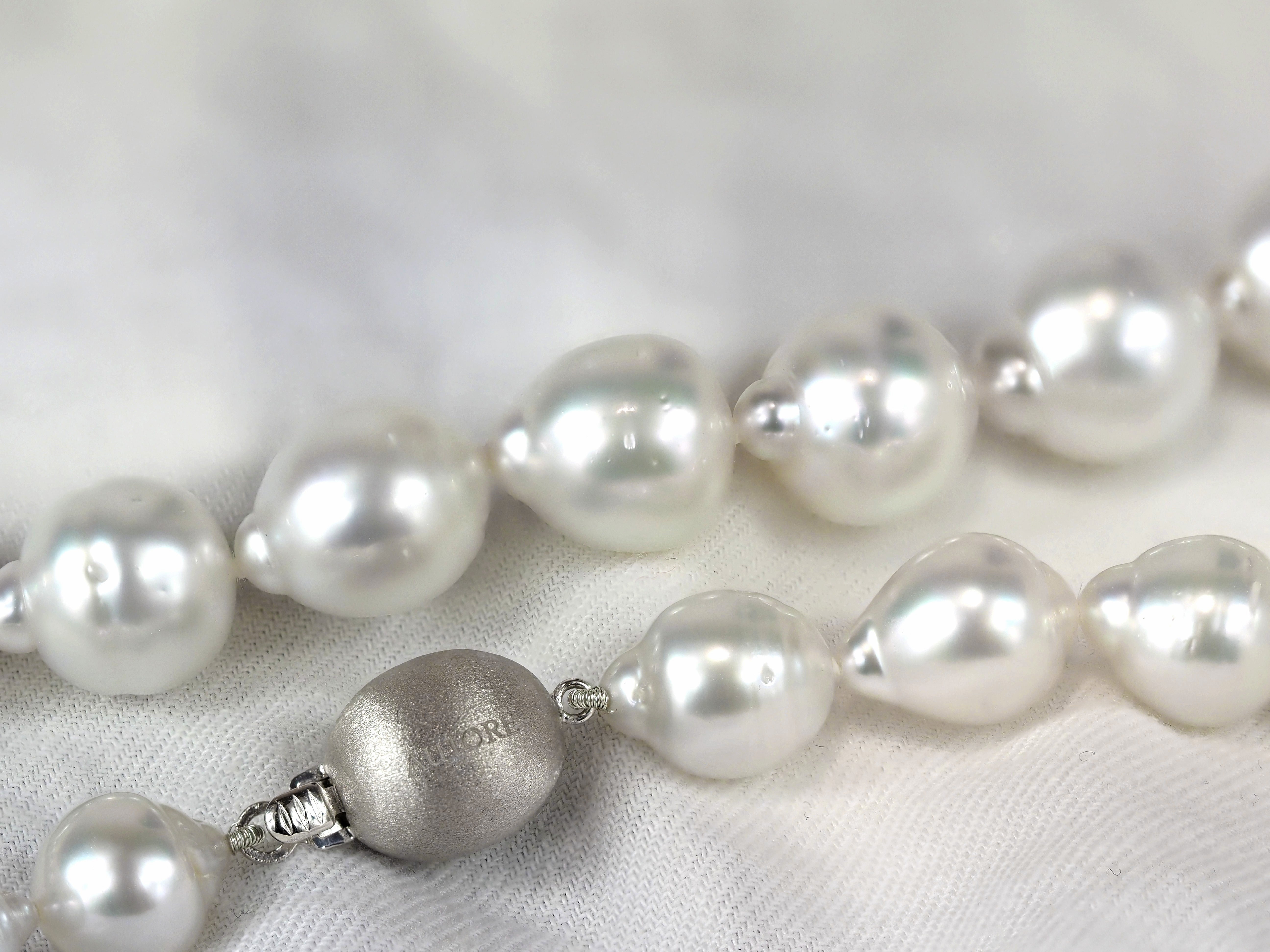 Autore 18ct White Gold South Sea Pearl Strand, 9-12mm