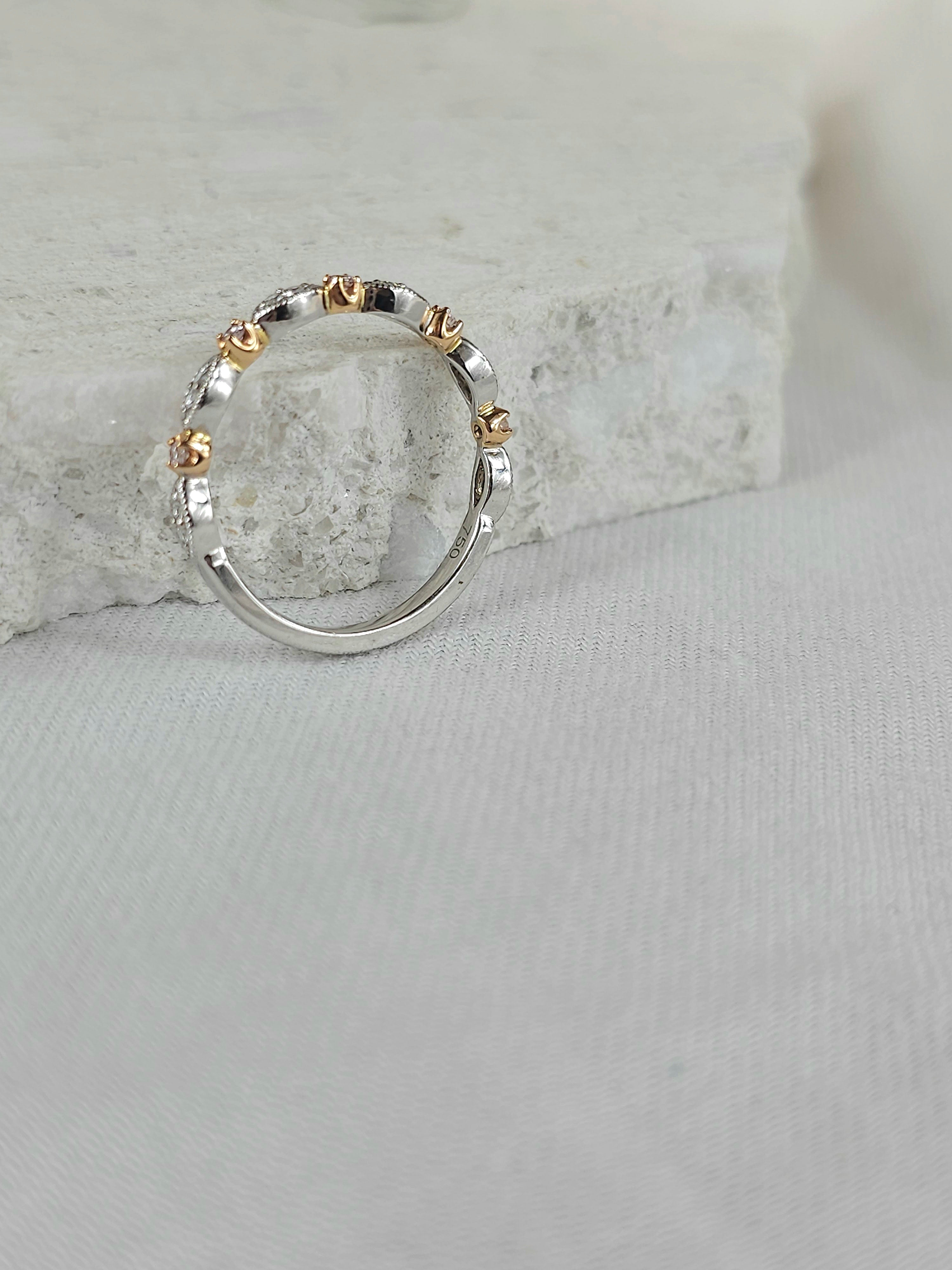 18ct Two Tone Argyle Pink & White Diamond Band
