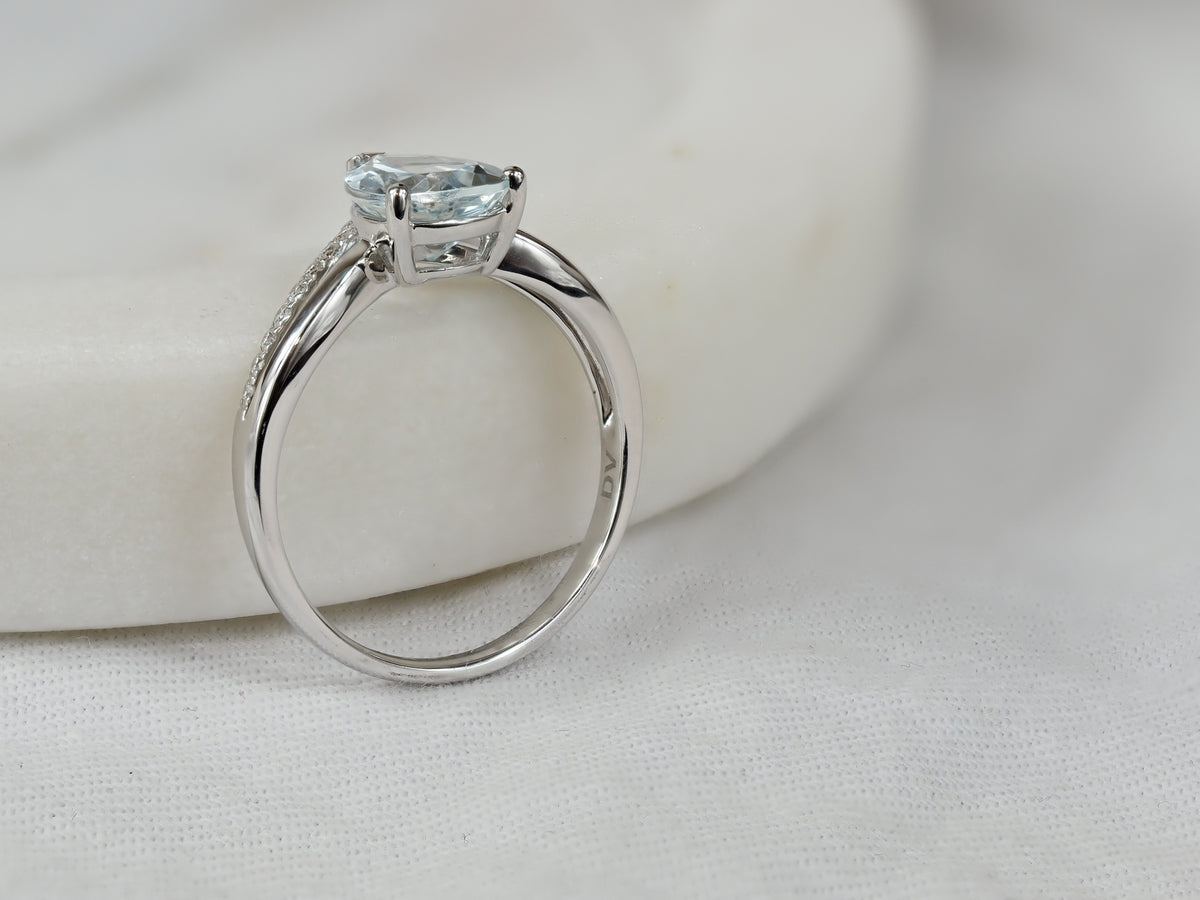 18ct White Gold Aquamarine and Diamond dress ring
