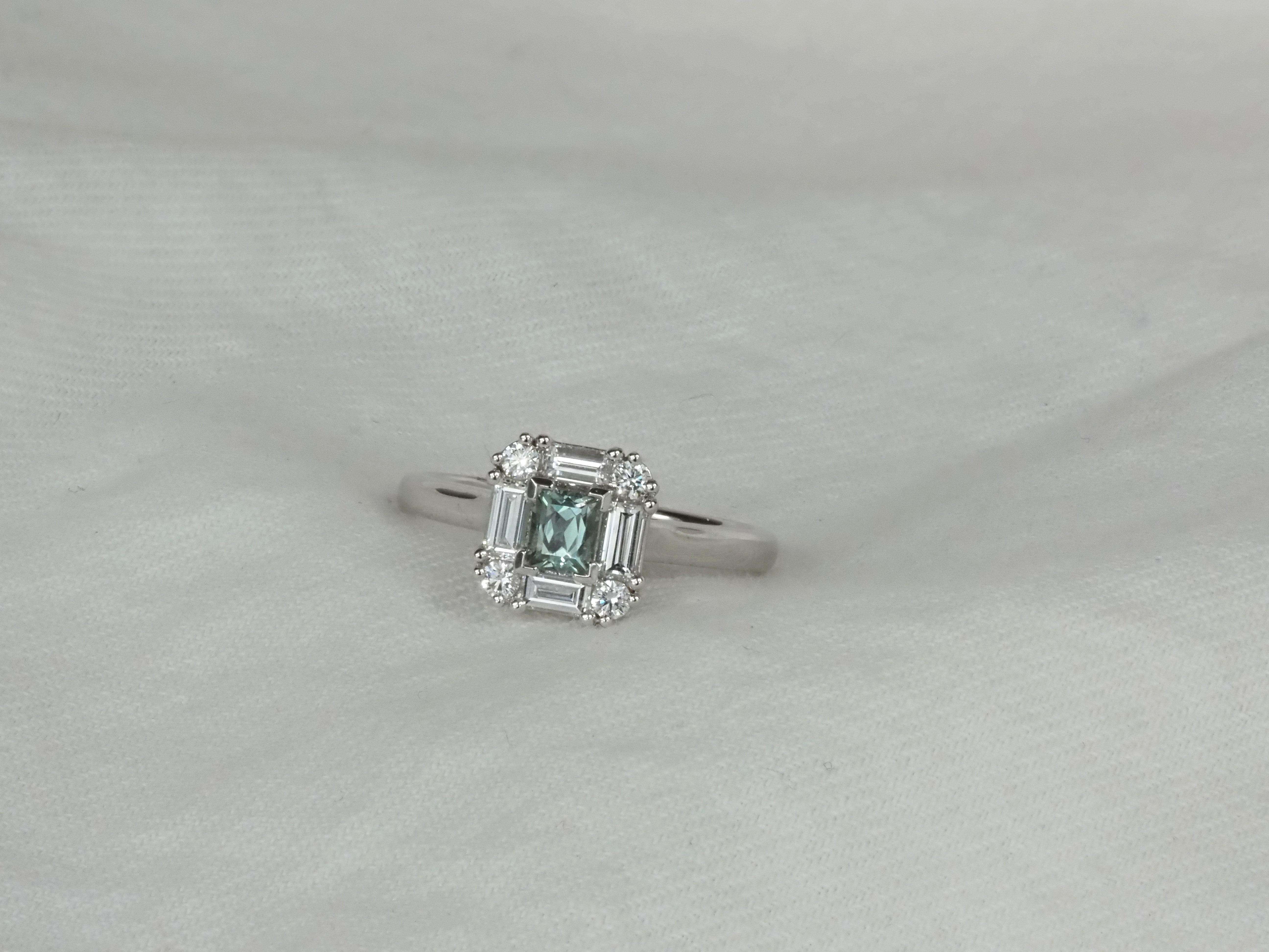 18ct White Gold Alexandrite and Diamond ring, 0.39ct centre