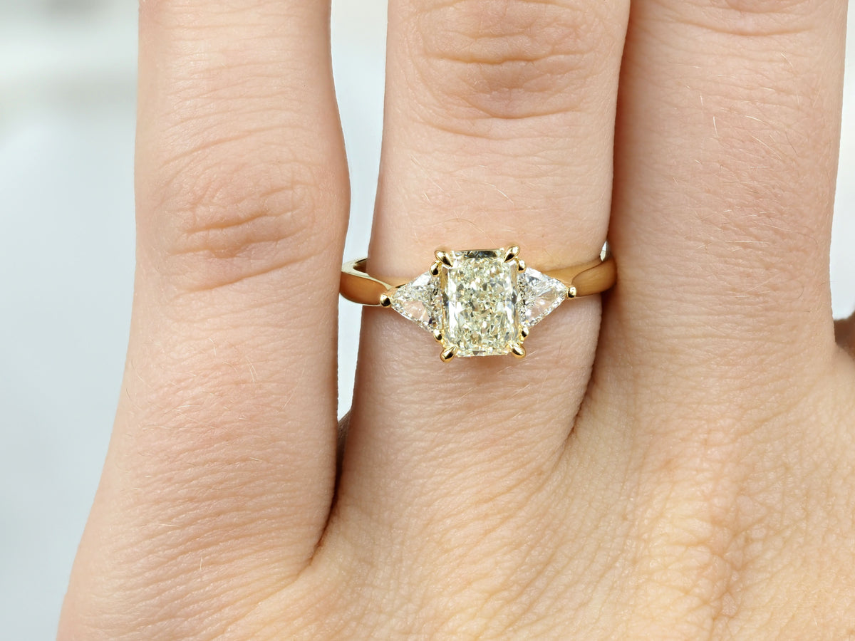 18ct Yellow Gold Natural Yellow Diamond Ring, 1.20ct Centre