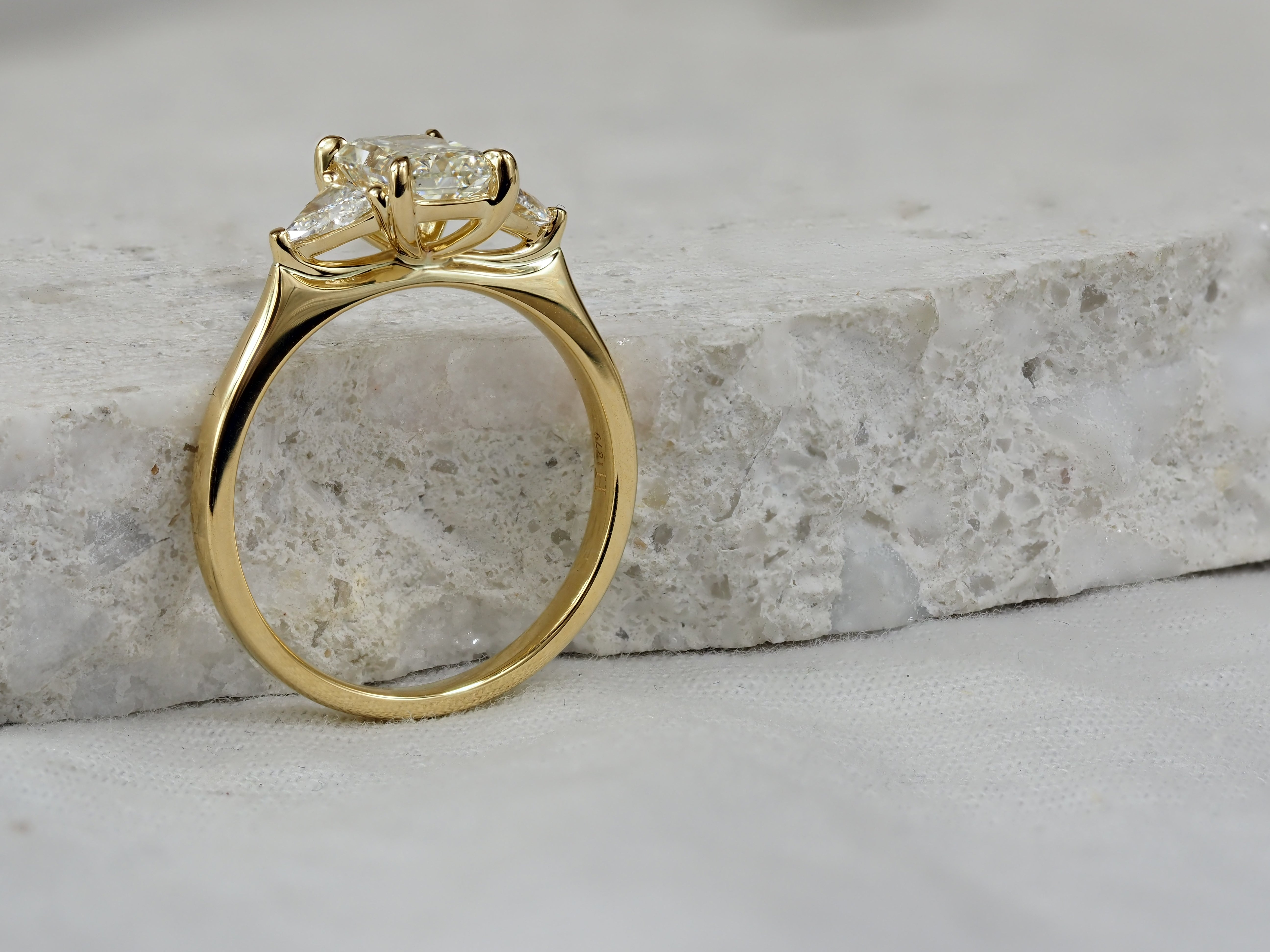 18ct Yellow Gold Natural Yellow Diamond Ring, 1.20ct Centre