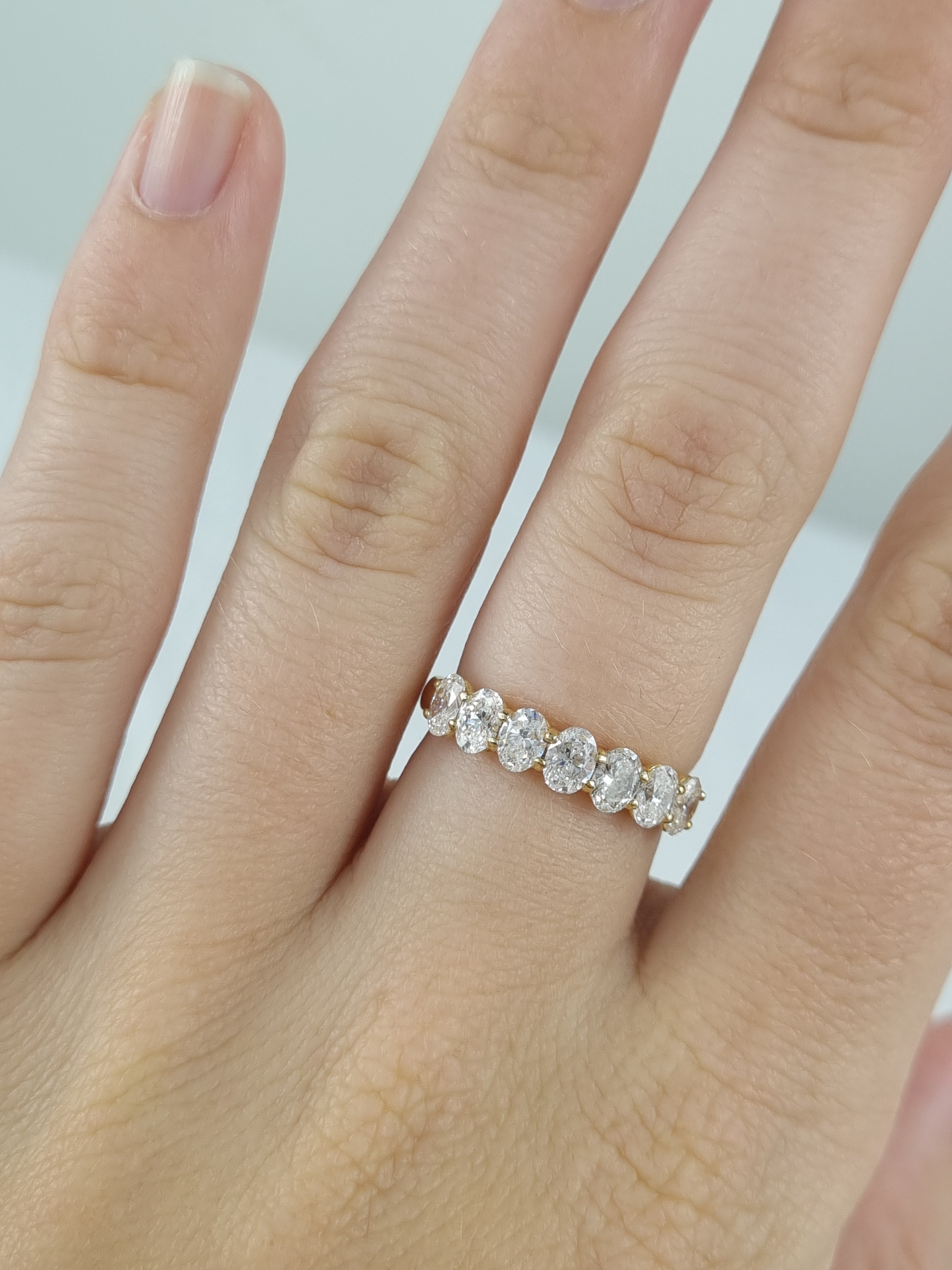 18ct Yellow Gold Oval Diamond band, 1.35ct total