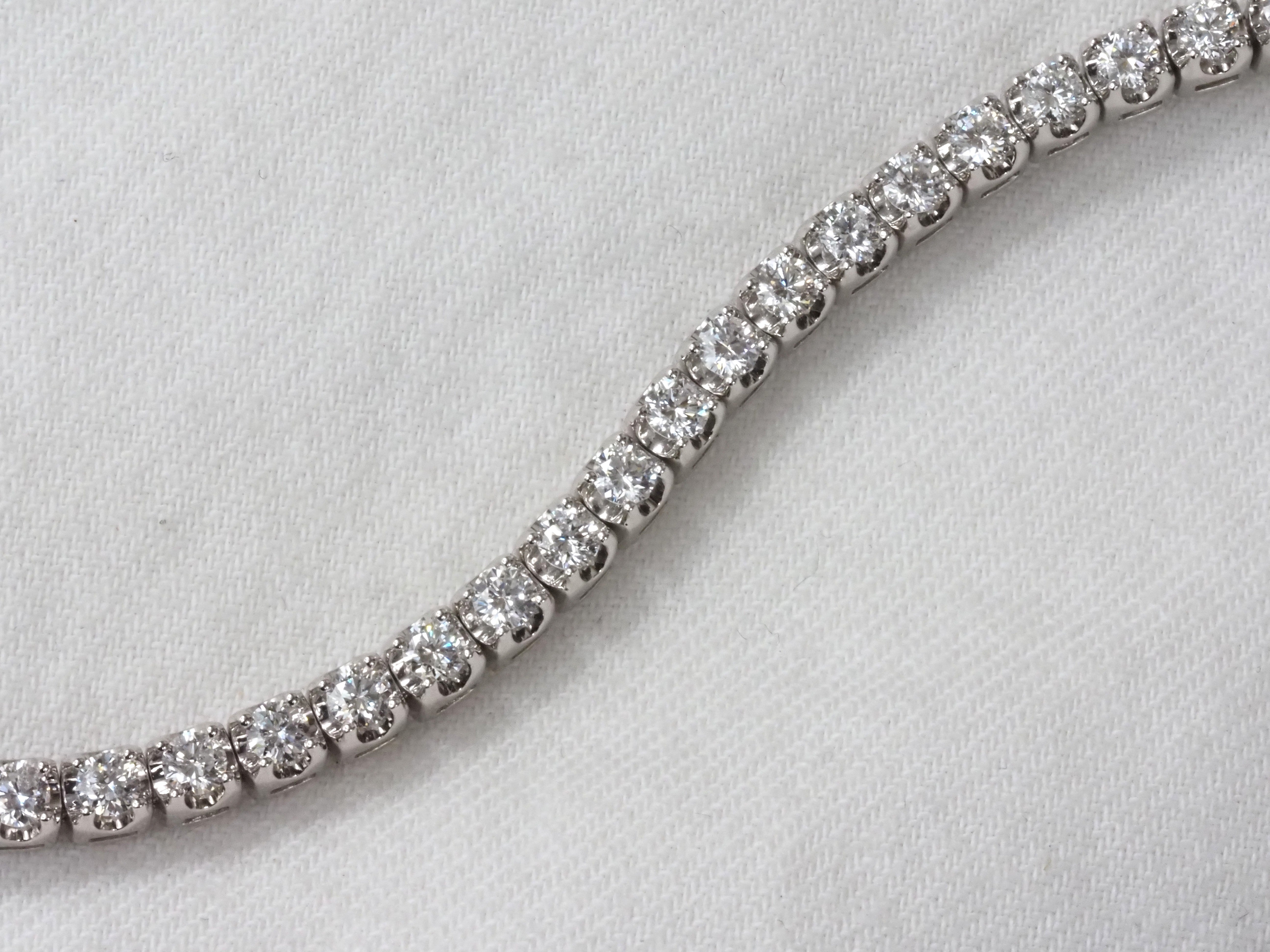 9ct White Gold Natural Diamond Tennis bracelet, 3.00ct total