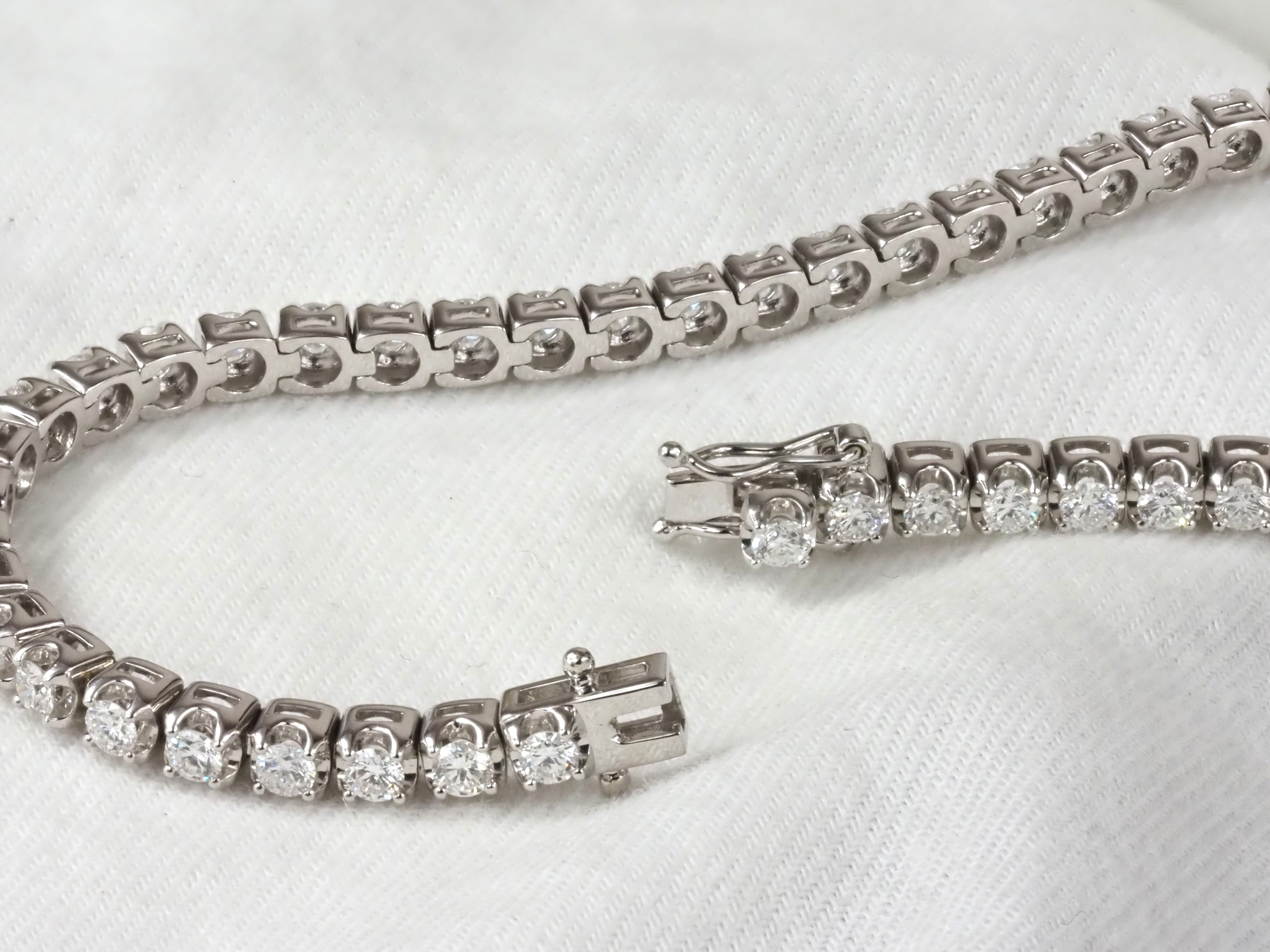 9ct White Gold Natural Diamond Tennis bracelet, 3.00ct total