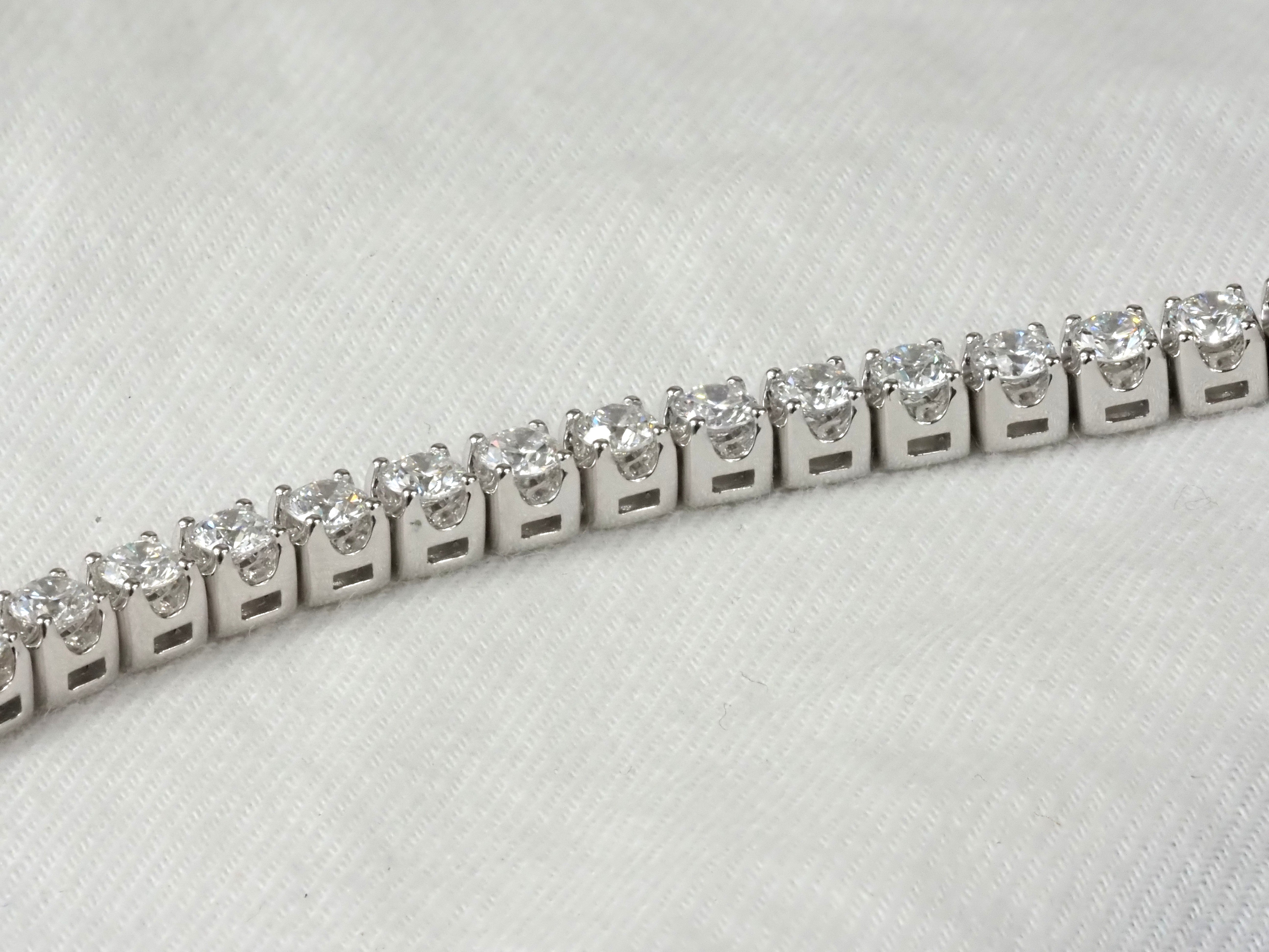18ct White Gold Natural Round Brilliant Cut Tennis Bracelet, 6.01ct