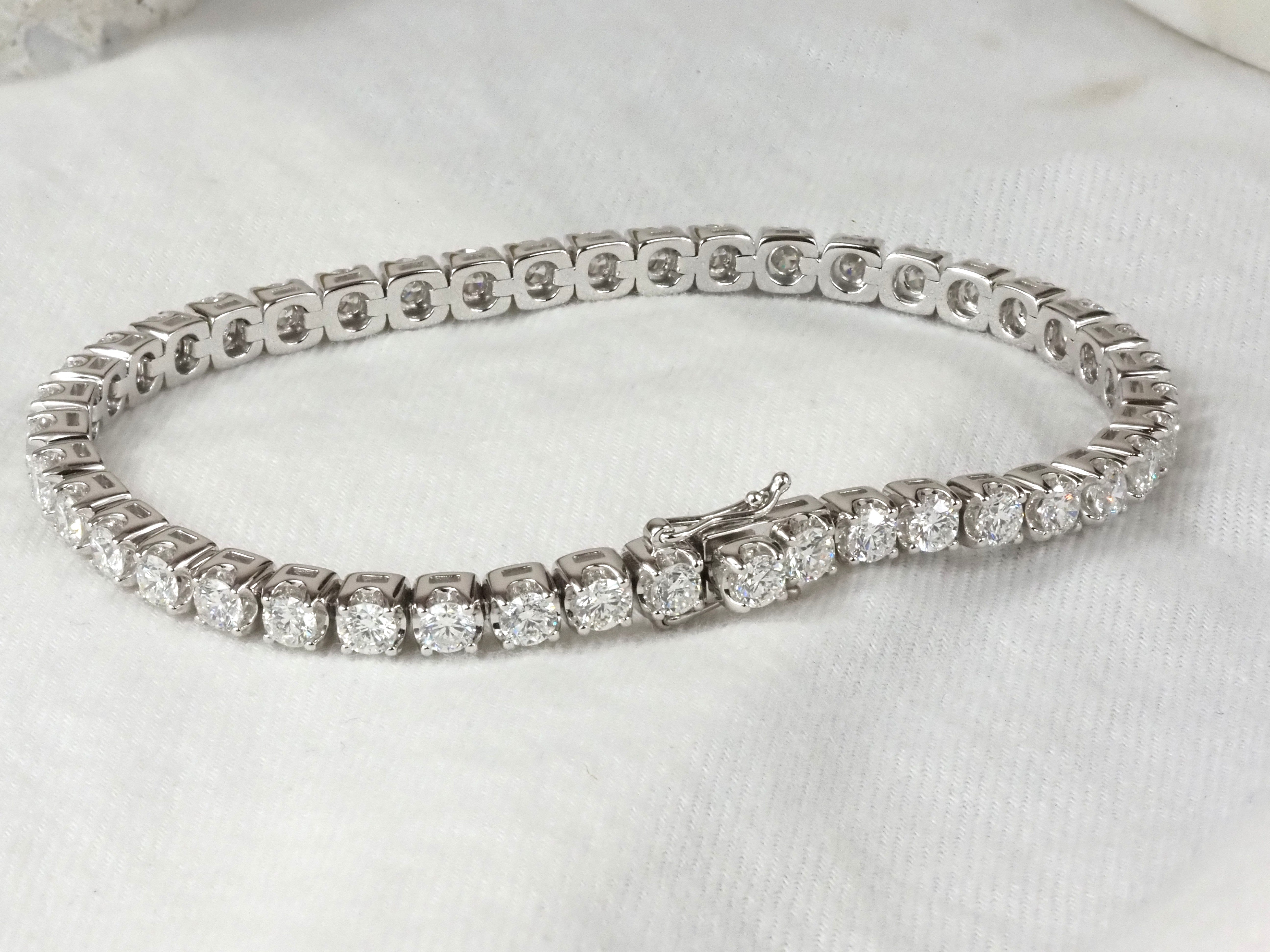 18ct White Gold Natural Round Brilliant Cut Tennis Bracelet, 6.01ct